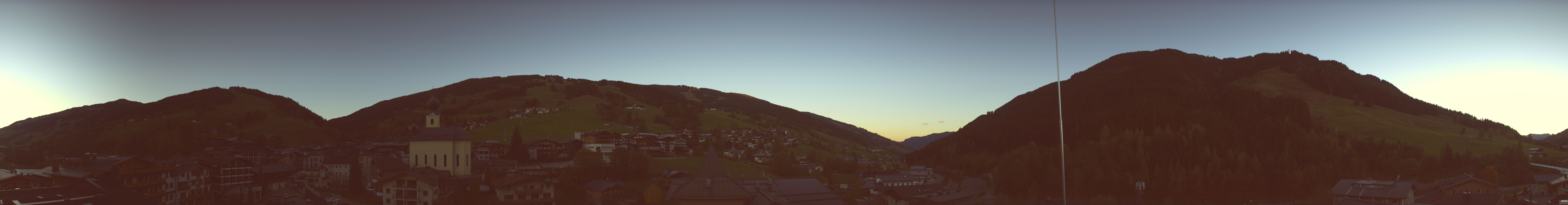 Archiv Foto Webcam Blick über Saalbach vom Alpinresort