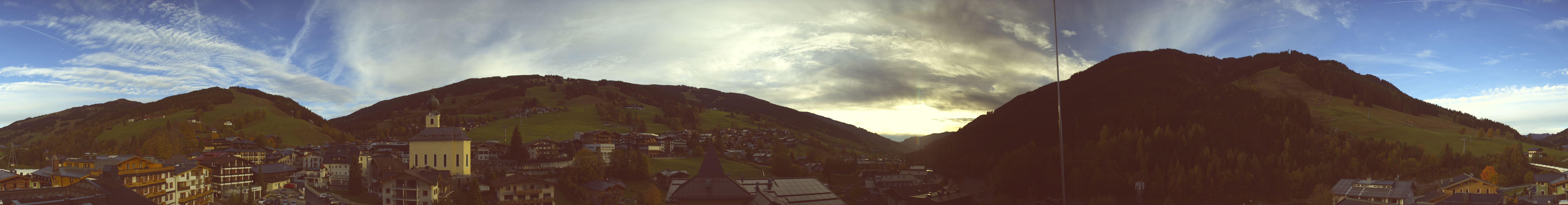Archiv Foto Webcam Blick über Saalbach vom Alpinresort