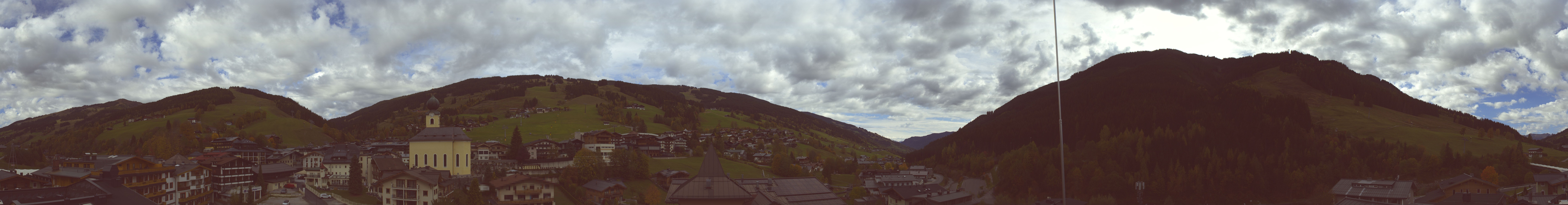 Archiv Foto Webcam Blick über Saalbach vom Alpinresort