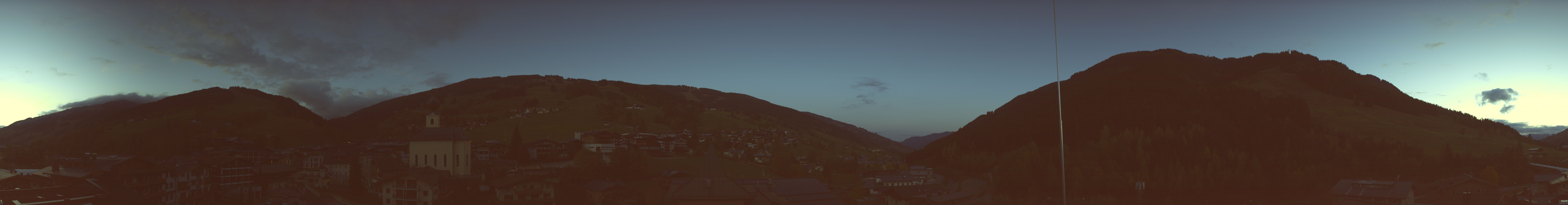 Archiv Foto Webcam Blick über Saalbach vom Alpinresort