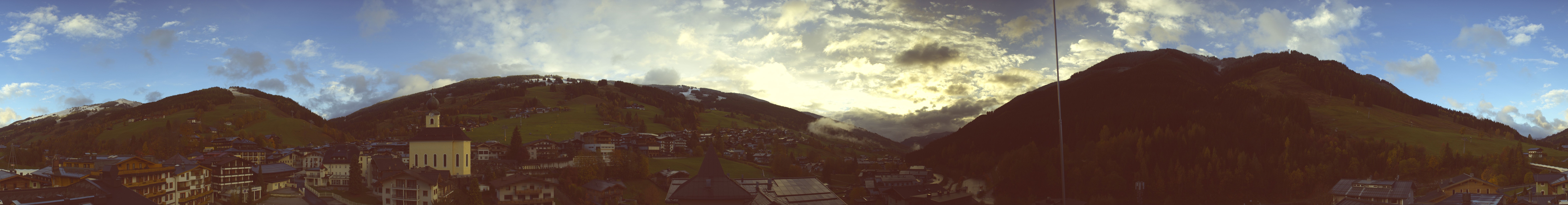 Archived image Webcam Panorama: Alpinresort Saalbach