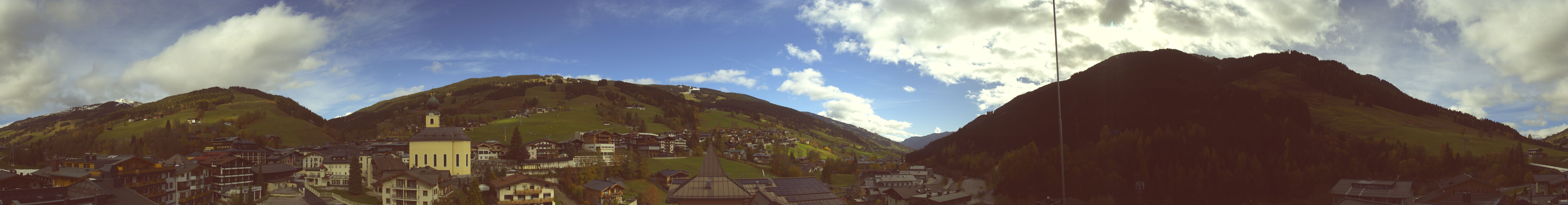 Archiv Foto Webcam Blick über Saalbach vom Alpinresort