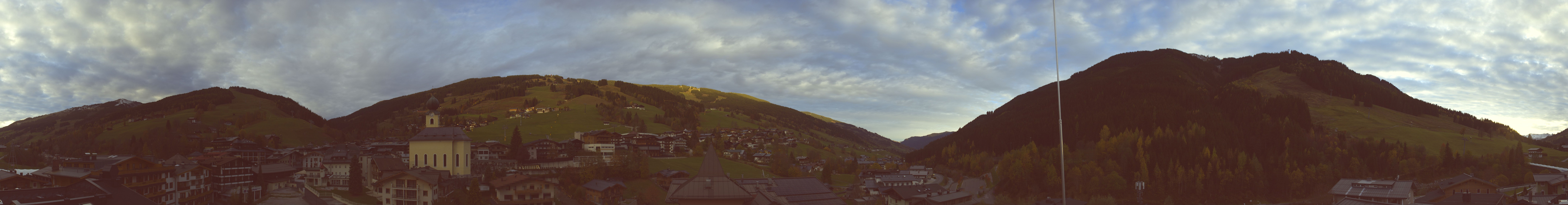Archiv Foto Webcam Blick über Saalbach vom Alpinresort