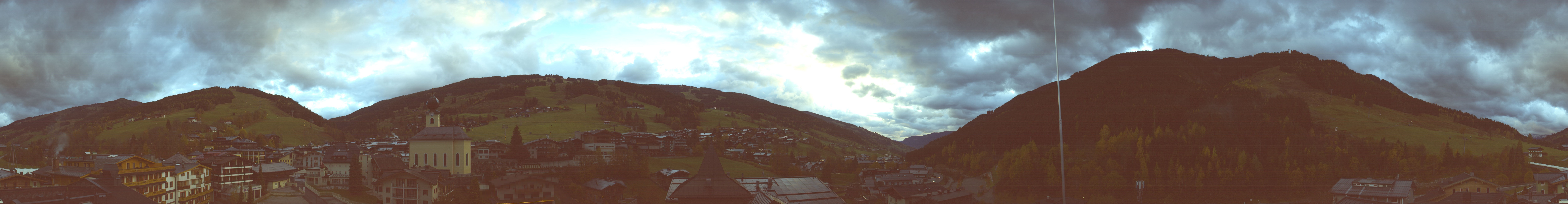 Archiv Foto Webcam Blick über Saalbach vom Alpinresort