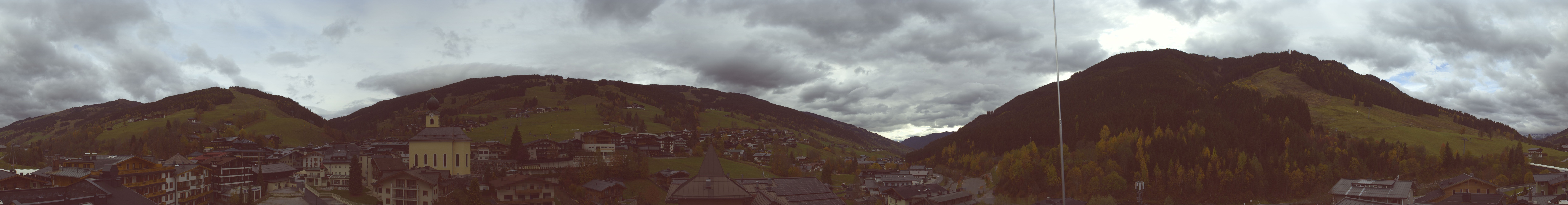 Archiv Foto Webcam Blick über Saalbach vom Alpinresort
