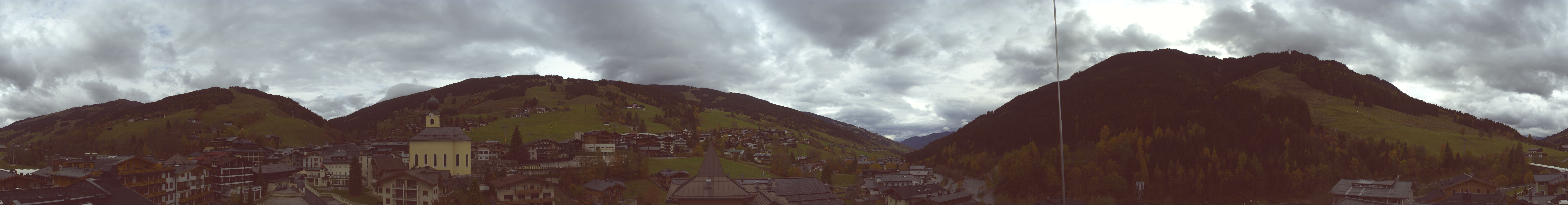 Archiv Foto Webcam Blick über Saalbach vom Alpinresort