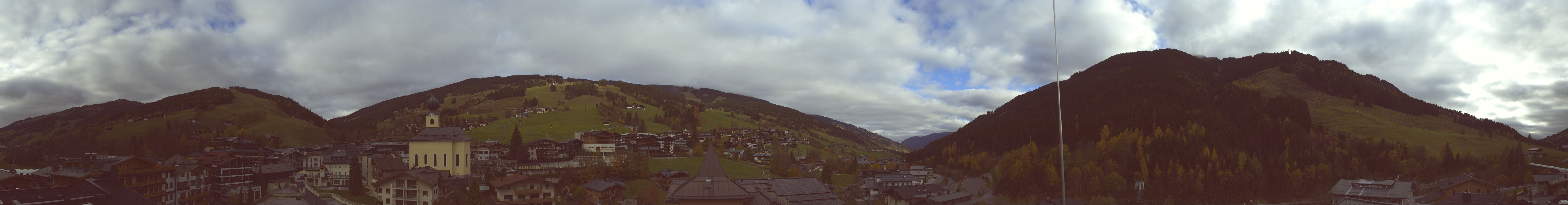 Archiv Foto Webcam Blick über Saalbach vom Alpinresort