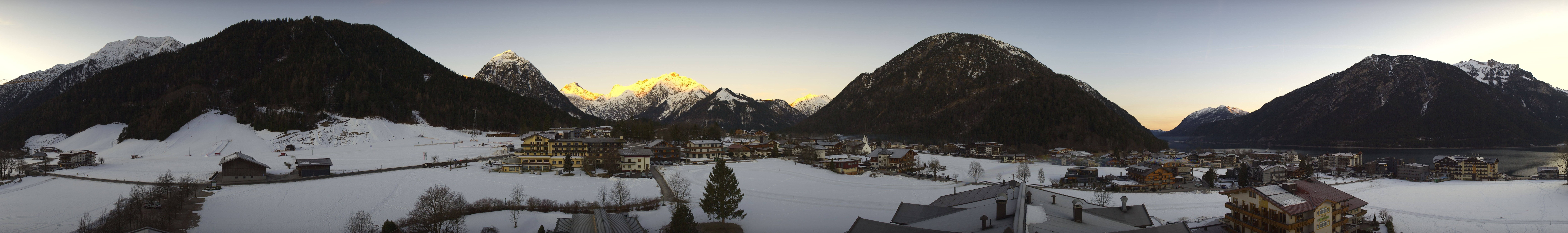 Archived image Webcam Panorama of Pertisau and Achensee