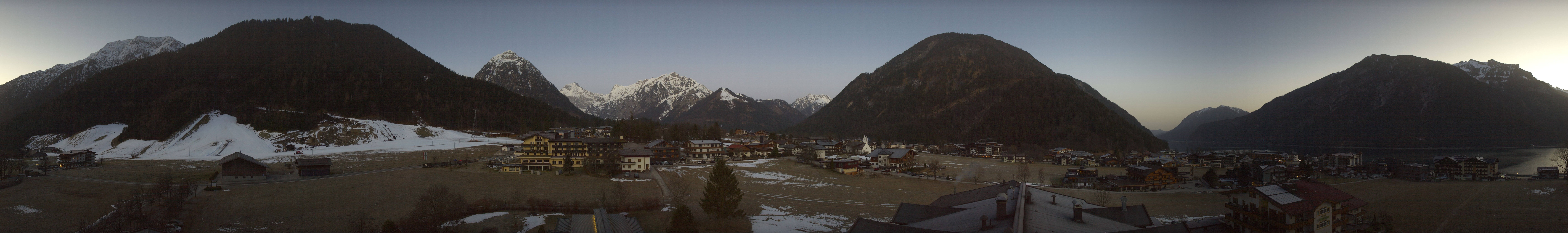 Archived image Webcam Panorama of Pertisau and Achensee