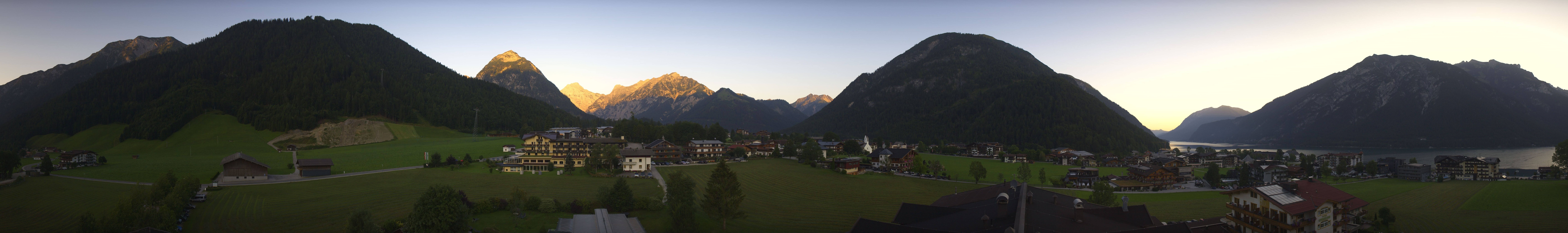 Archived image Webcam Panorama of Pertisau and Achensee