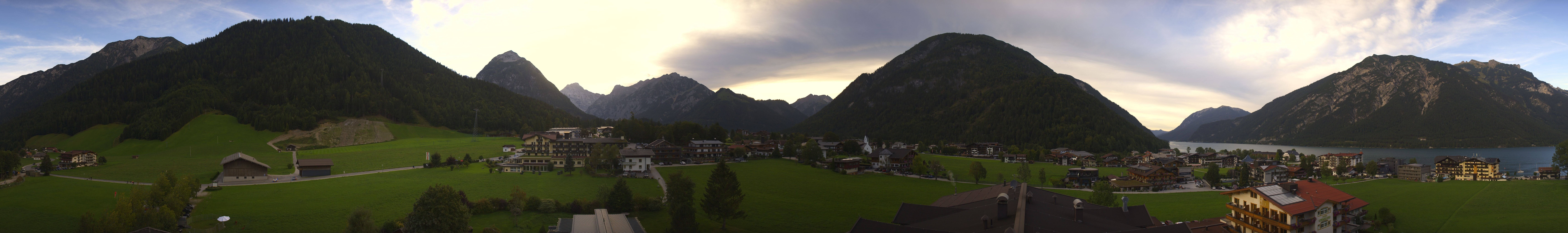 Archived image Webcam Panorama of Pertisau and Achensee