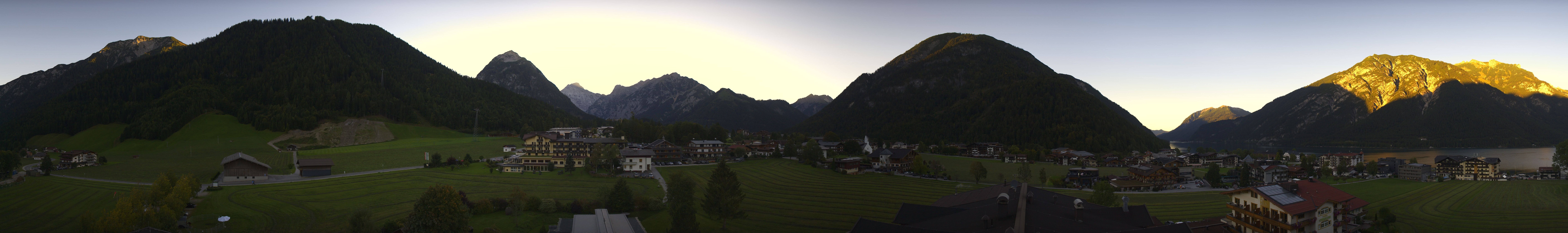 Archived image Webcam Panorama of Pertisau and Achensee