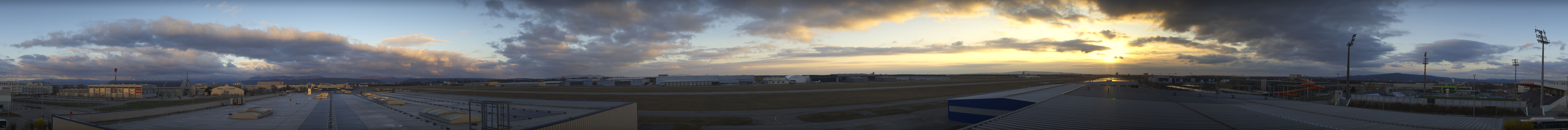 Archiv Foto Webcam Panorama Flugplatz Wiener Neustadt OST