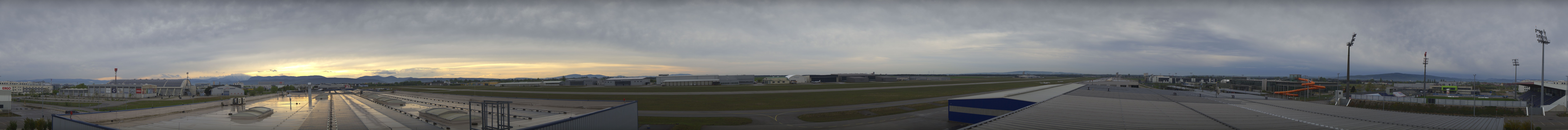 Archiv Foto Webcam Panorama Flugplatz Wiener Neustadt OST