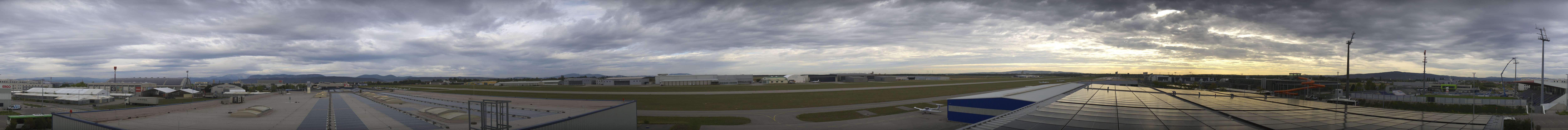 Archiv Foto Webcam Panorama Flugplatz Wiener Neustadt OST
