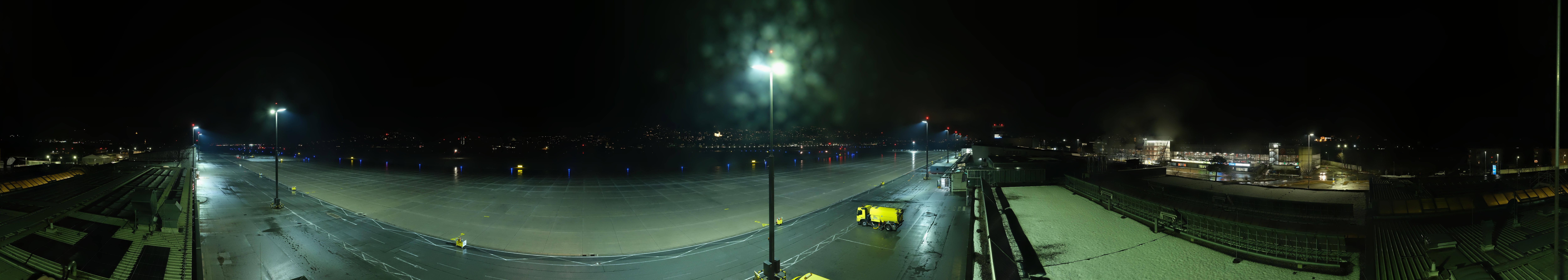 Archived image Webcam Airport Innsbruck Panorama