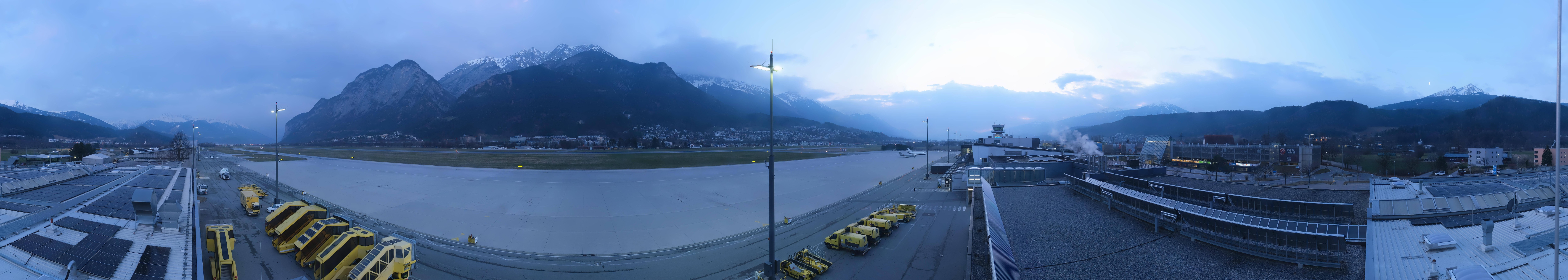 Archiv Foto Webcam Panorama Innsbruck Flughafen