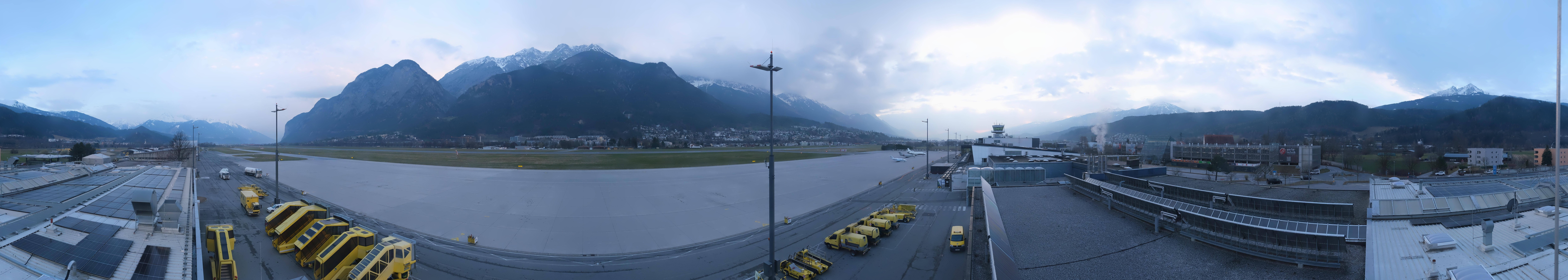 Archiv Foto Webcam Panorama Innsbruck Flughafen