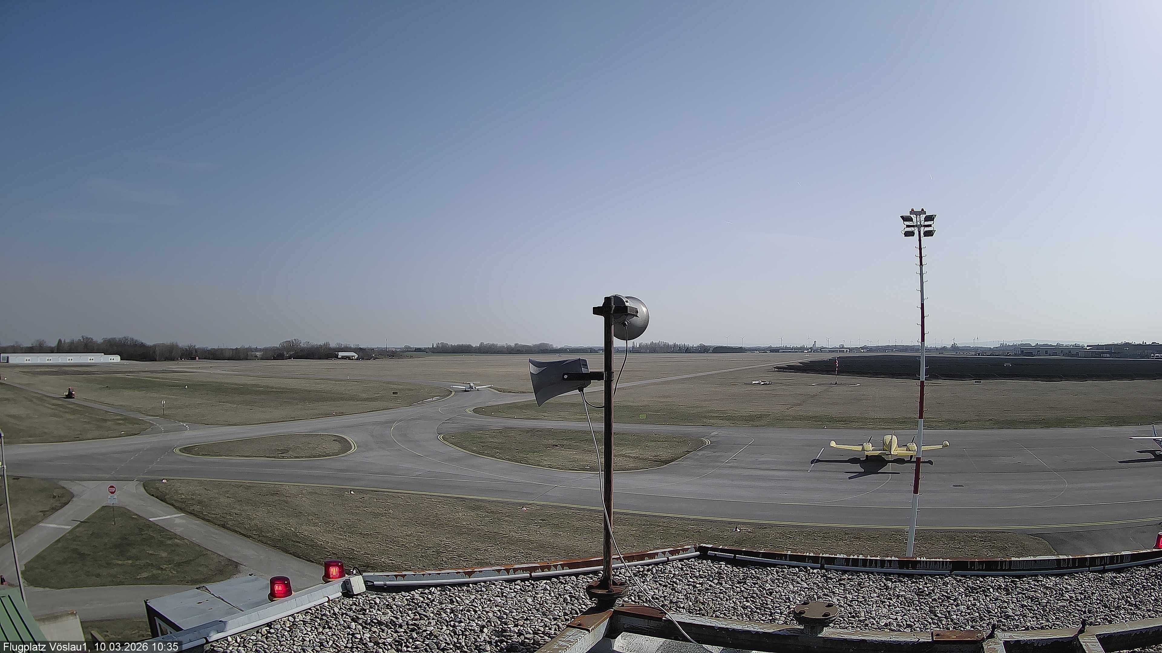 Archiv Foto Webcam Blick auf Flugplatz Bad Vöslau-Kottingbrunn