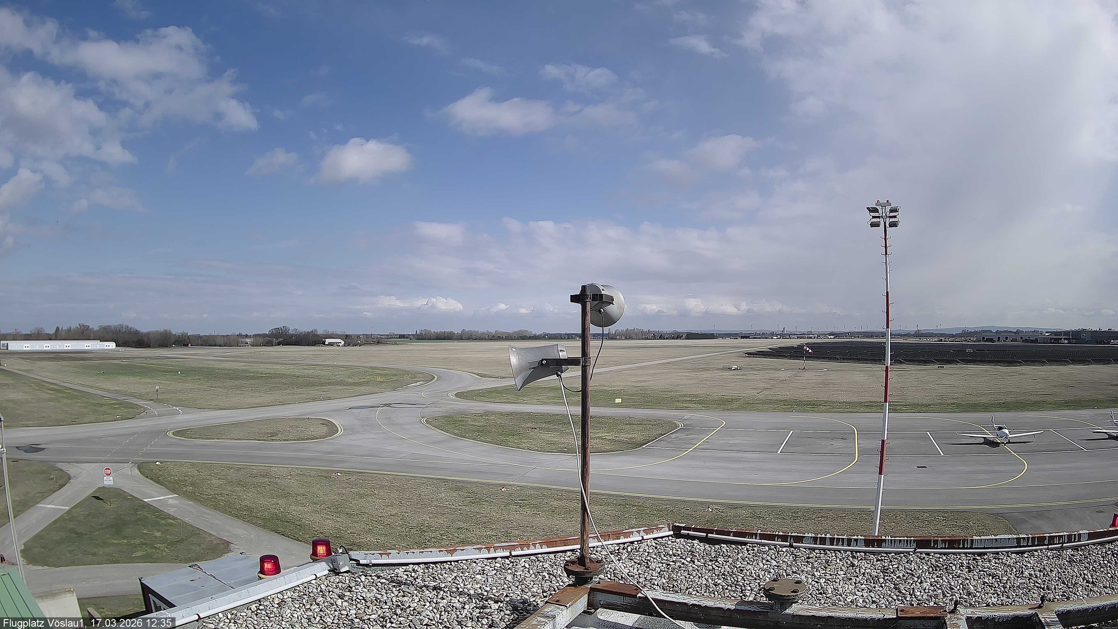 Archiv Foto Webcam Blick auf Flugplatz Bad Vöslau-Kottingbrunn