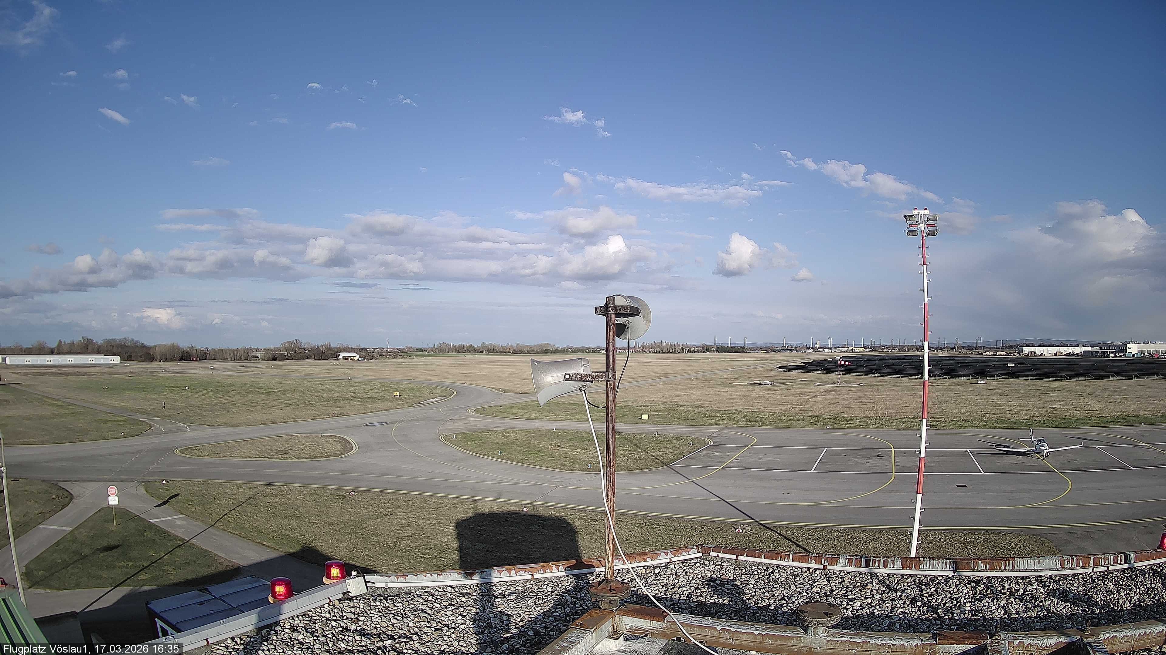 Archiv Foto Webcam Blick auf Flugplatz Bad Vöslau-Kottingbrunn