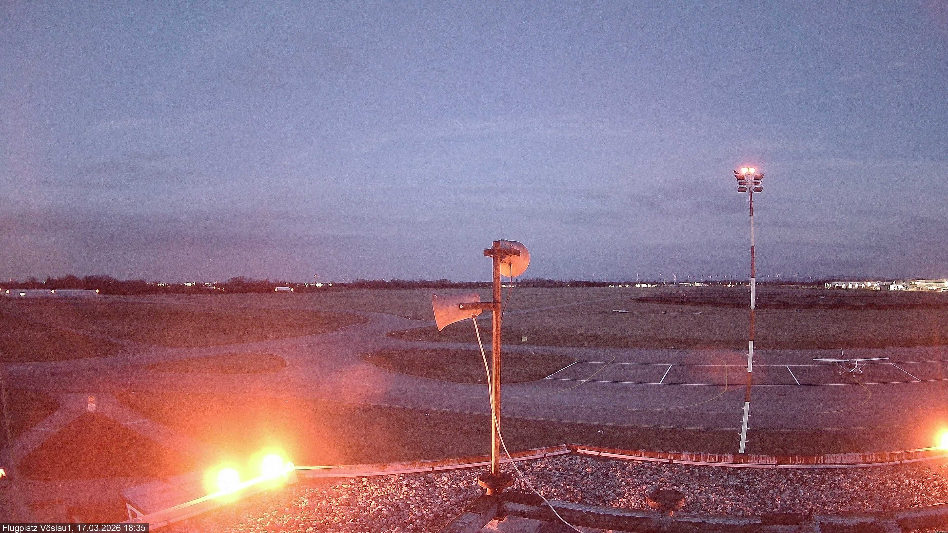 Archiv Foto Webcam Blick auf Flugplatz Bad Vöslau-Kottingbrunn