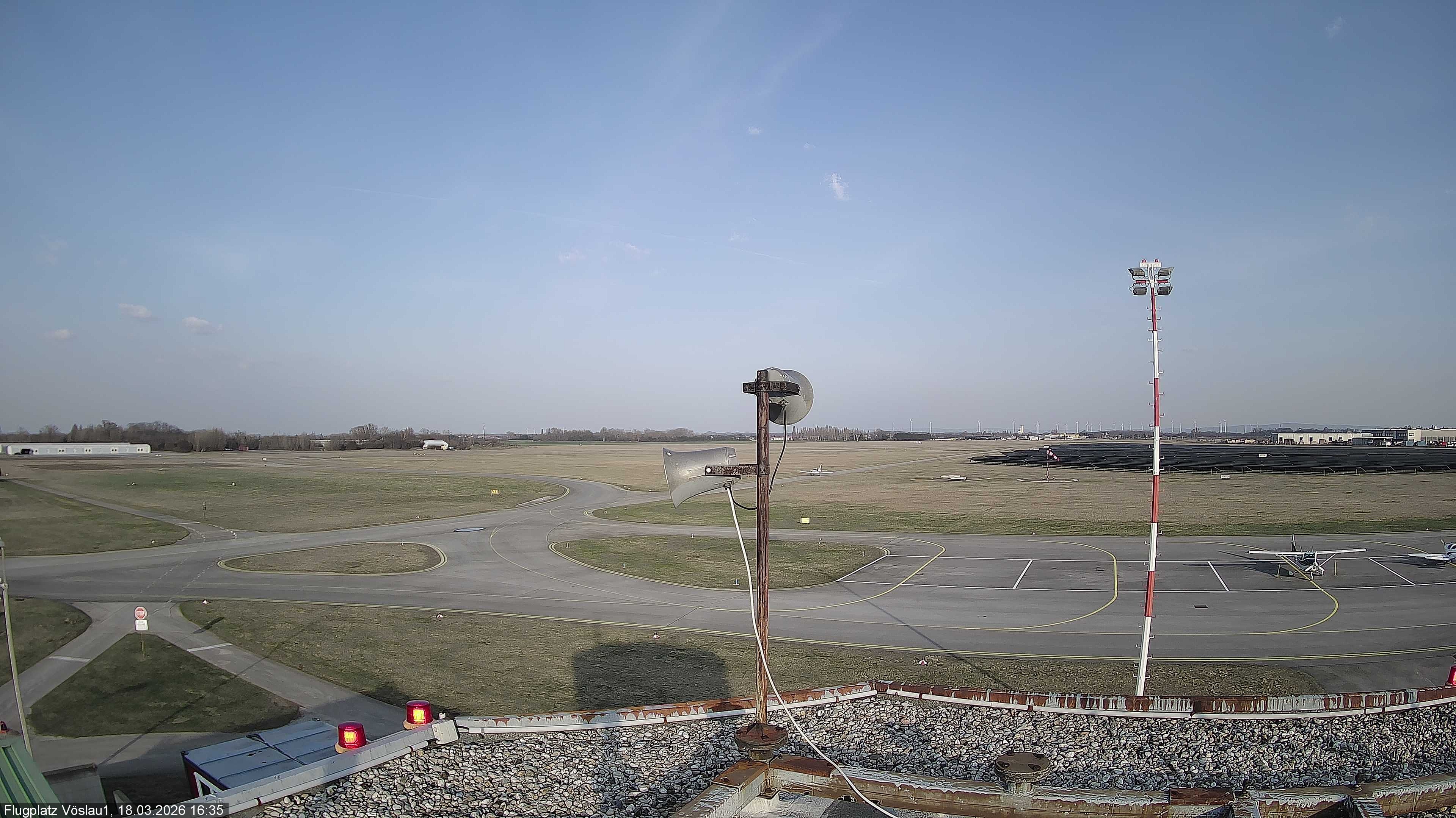 Archiv Foto Webcam Blick auf Flugplatz Bad Vöslau-Kottingbrunn