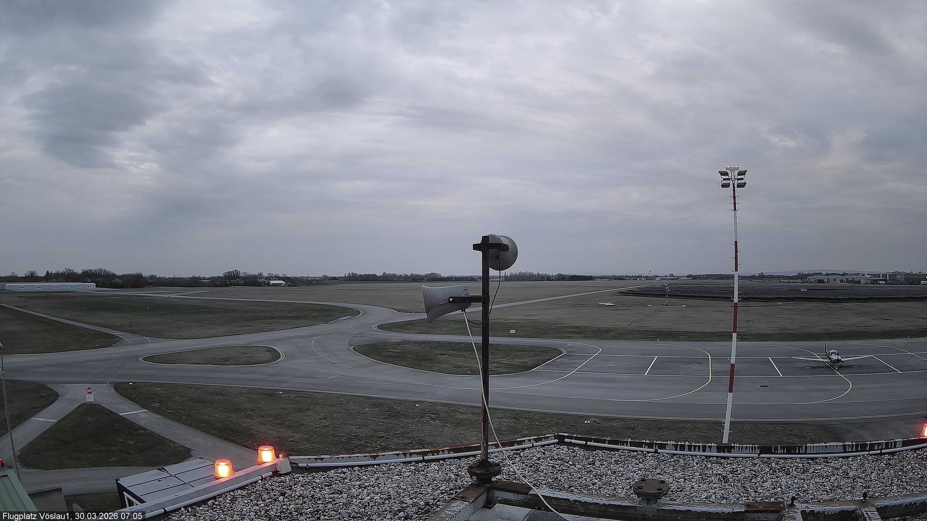 Archiv Foto Webcam Blick auf Flugplatz Bad Vöslau-Kottingbrunn