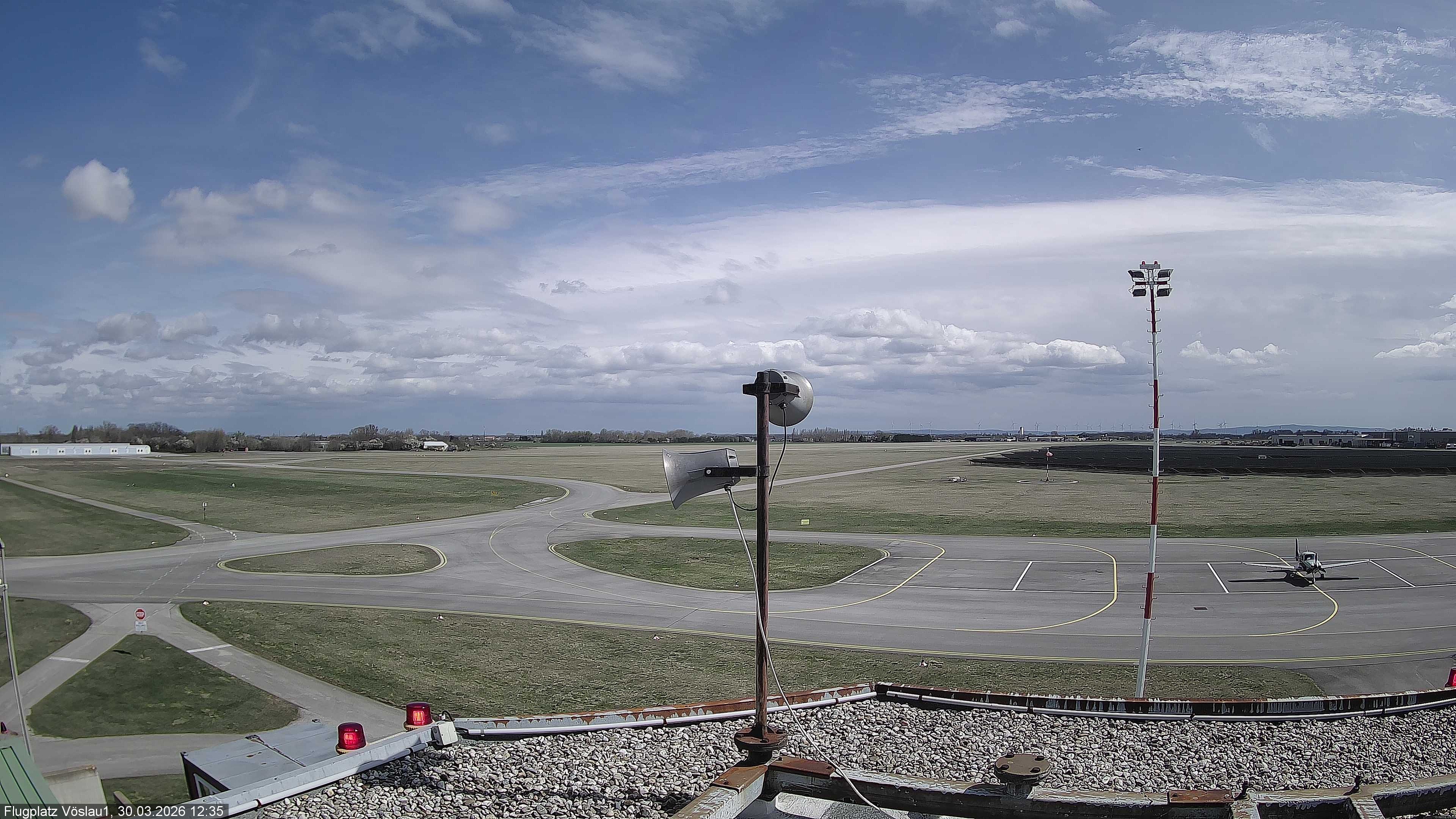 Archiv Foto Webcam Blick auf Flugplatz Bad Vöslau-Kottingbrunn