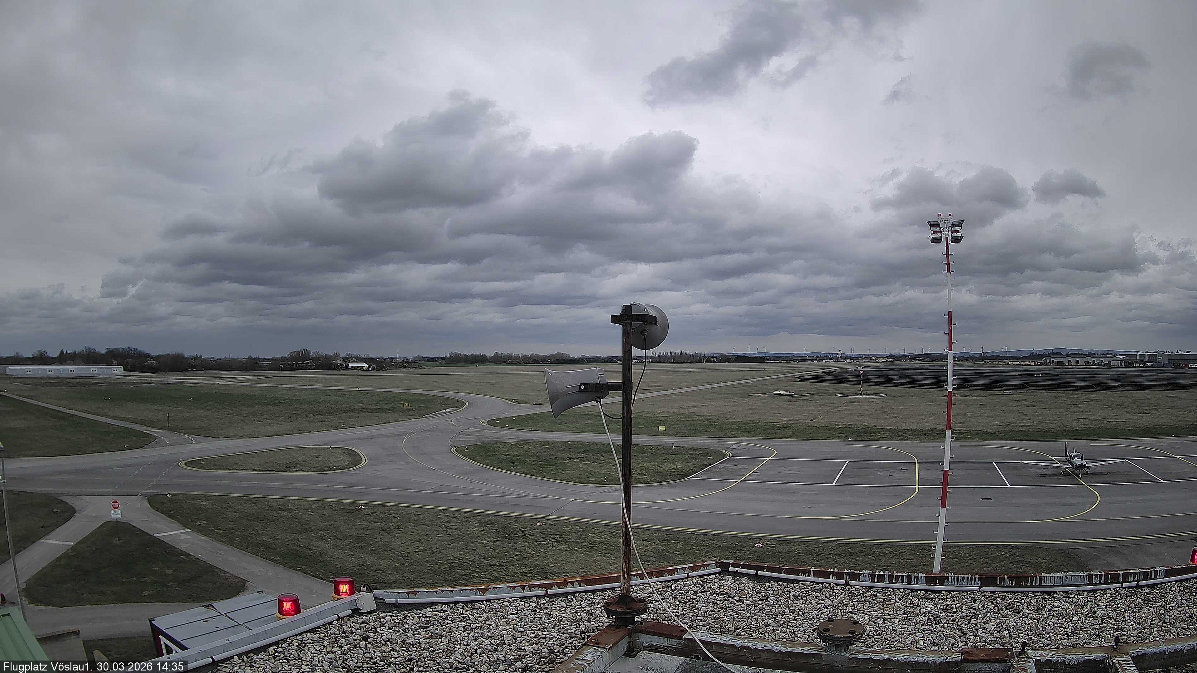 Archiv Foto Webcam Blick auf Flugplatz Bad Vöslau-Kottingbrunn