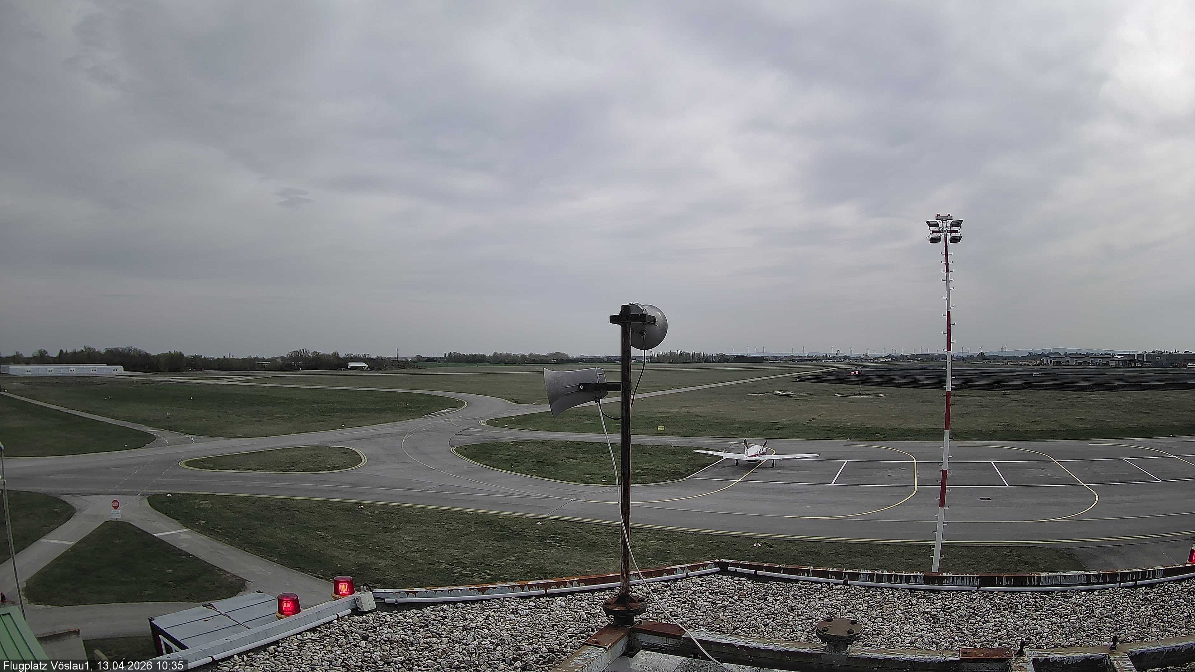 Archiv Foto Webcam Blick auf Flugplatz Bad Vöslau-Kottingbrunn