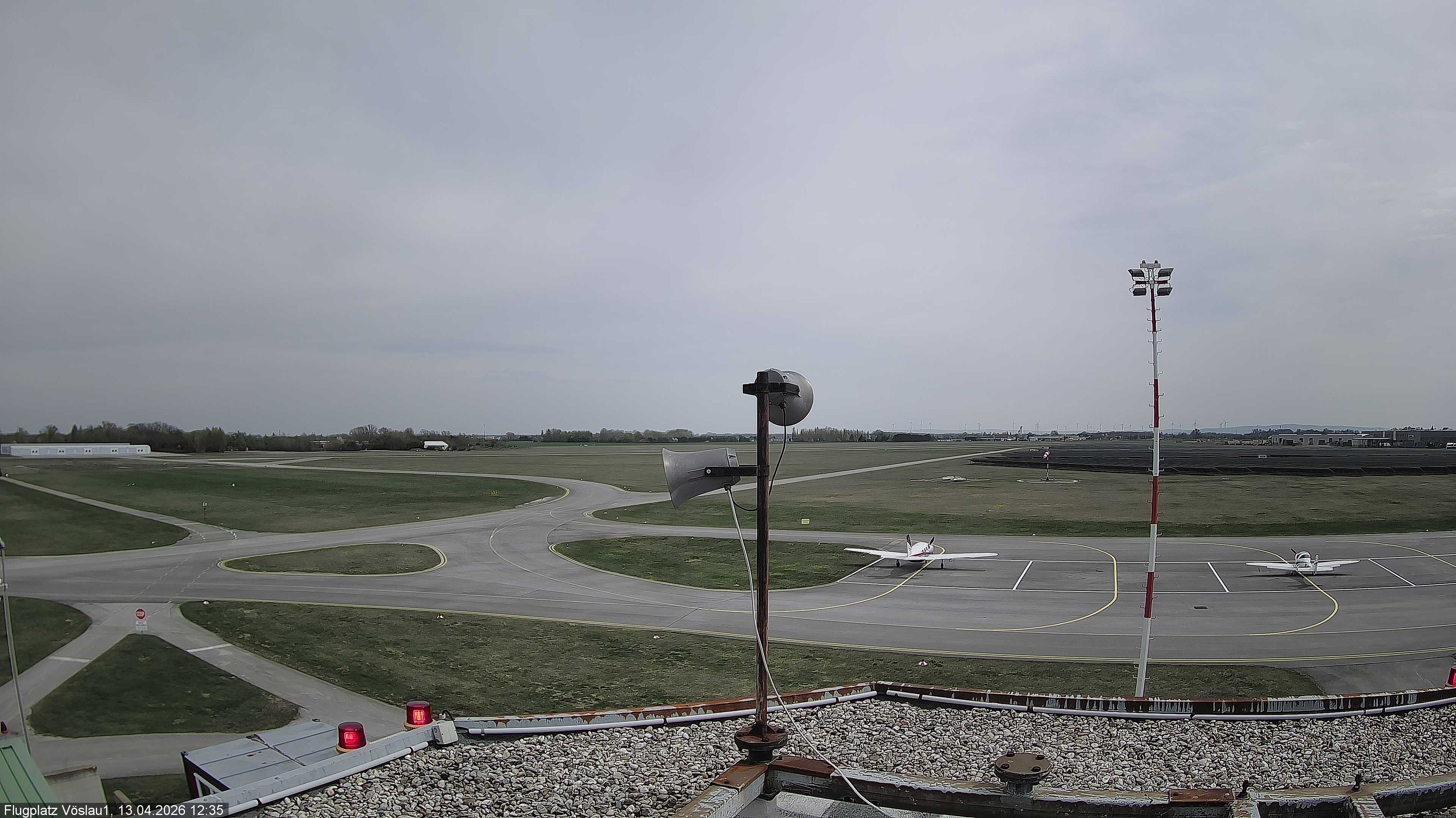 Archiv Foto Webcam Blick auf Flugplatz Bad Vöslau-Kottingbrunn