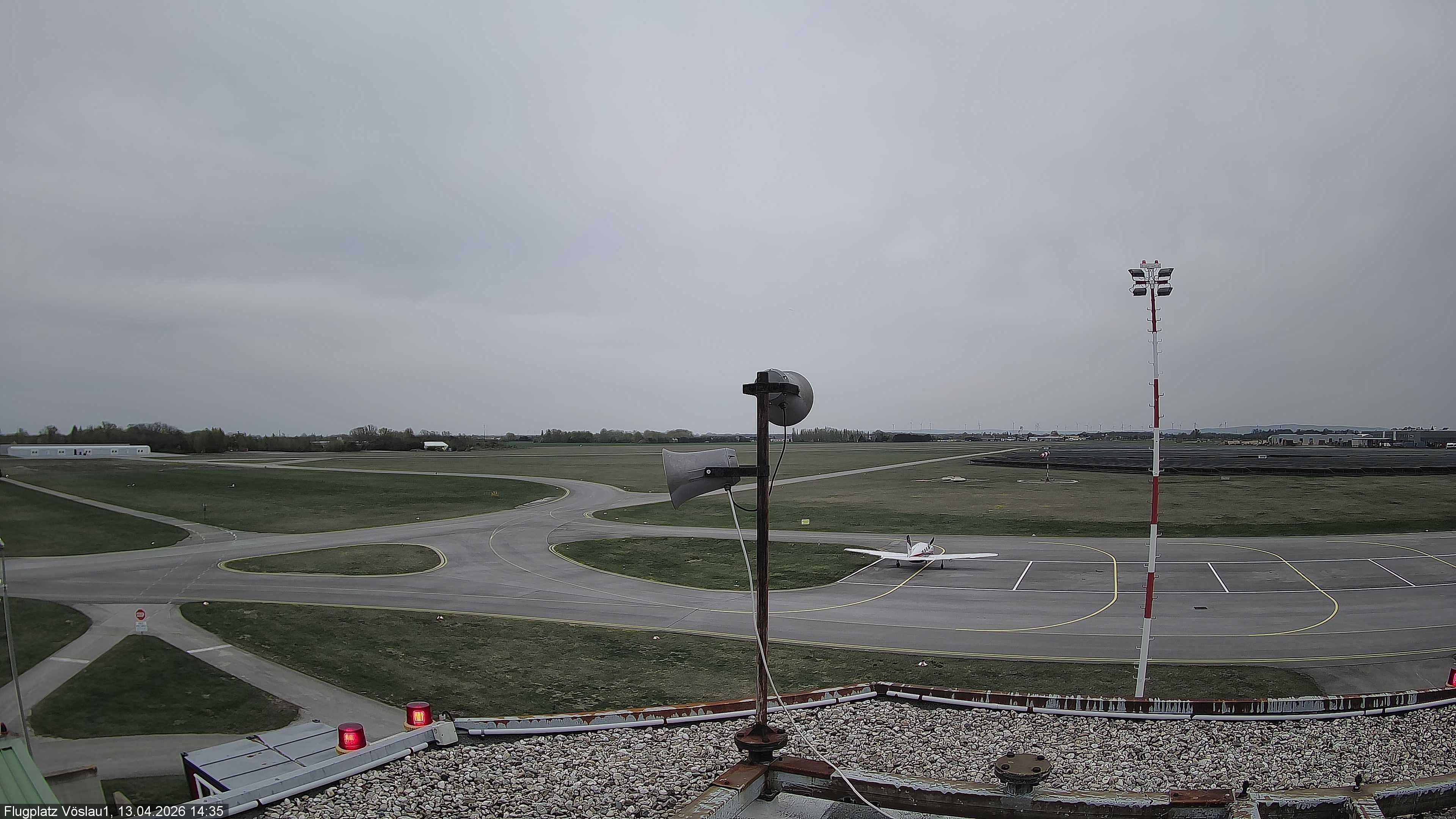 Archiv Foto Webcam Blick auf Flugplatz Bad Vöslau-Kottingbrunn