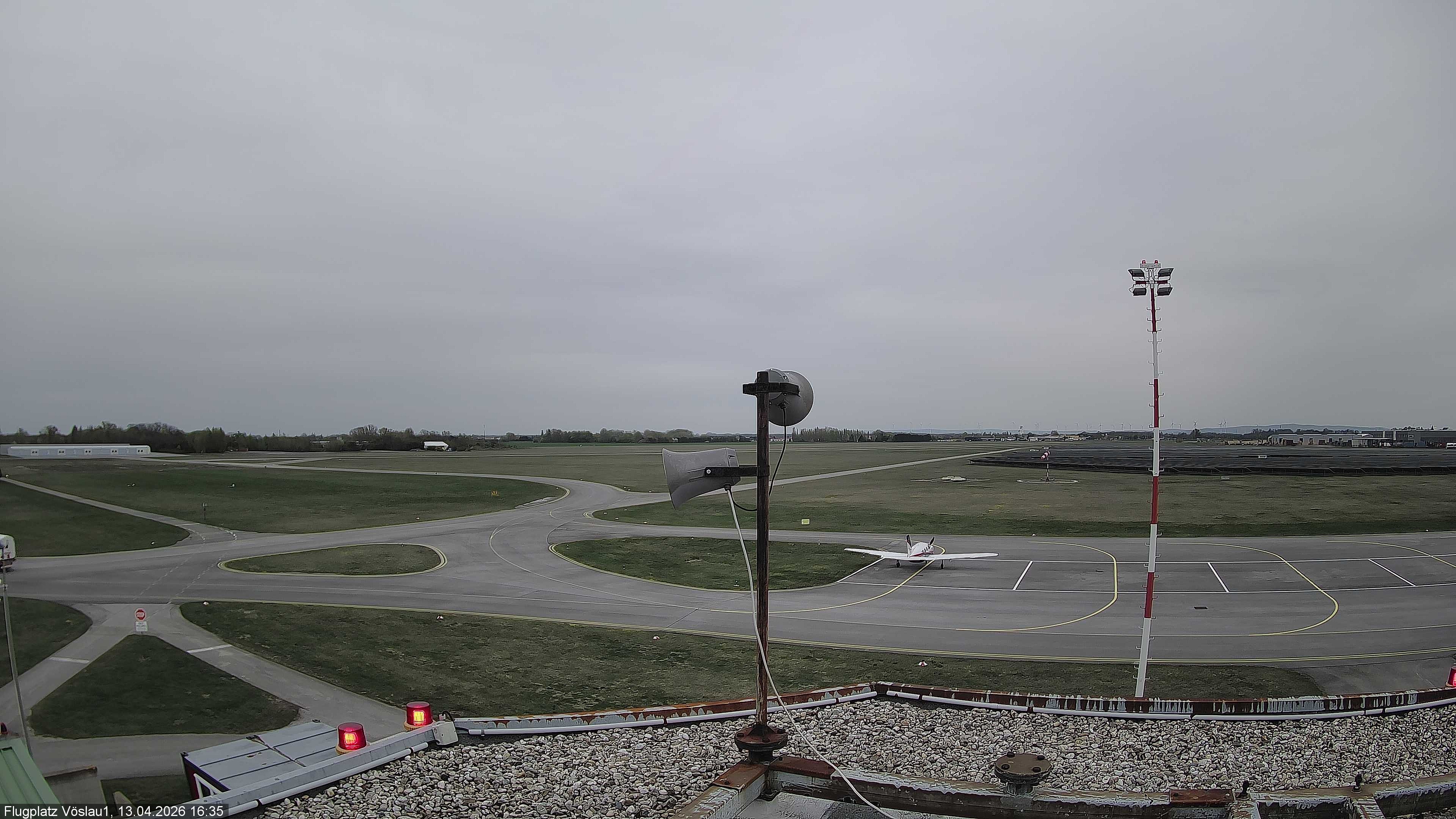 Archiv Foto Webcam Blick auf Flugplatz Bad Vöslau-Kottingbrunn