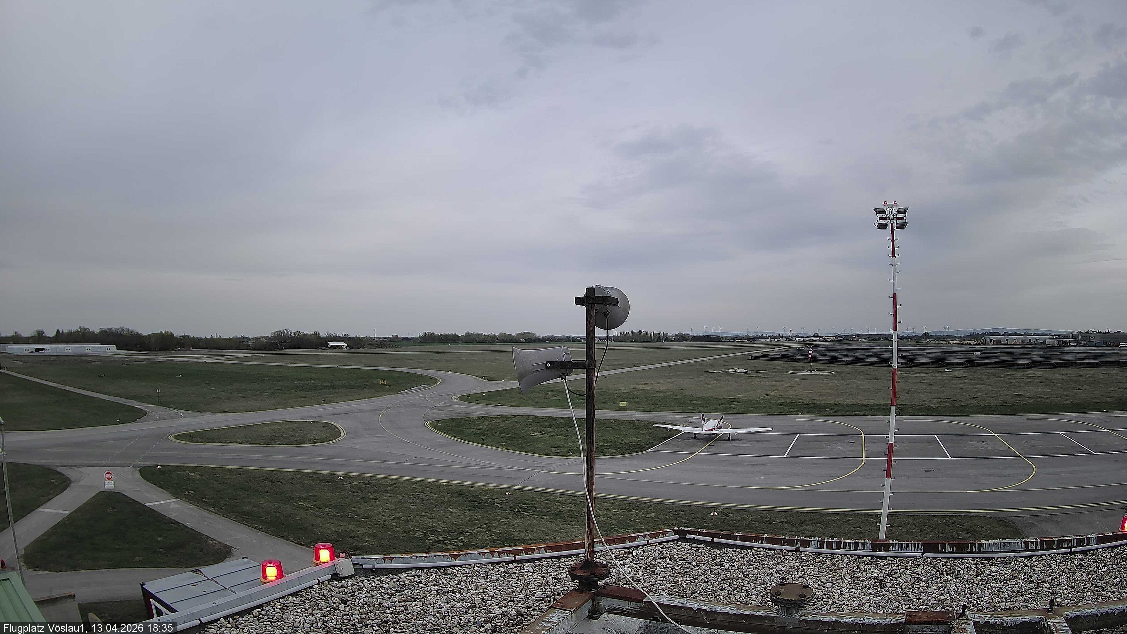 Archiv Foto Webcam Blick auf Flugplatz Bad Vöslau-Kottingbrunn