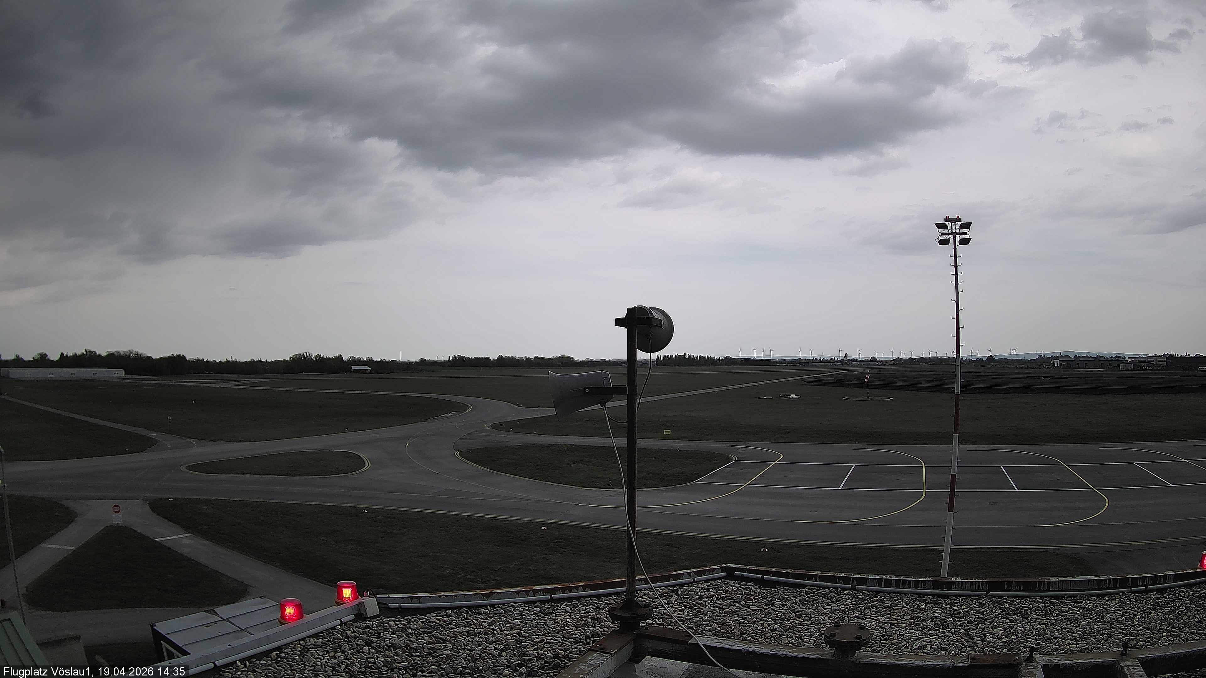 Archiv Foto Webcam Blick auf Flugplatz Bad Vöslau-Kottingbrunn