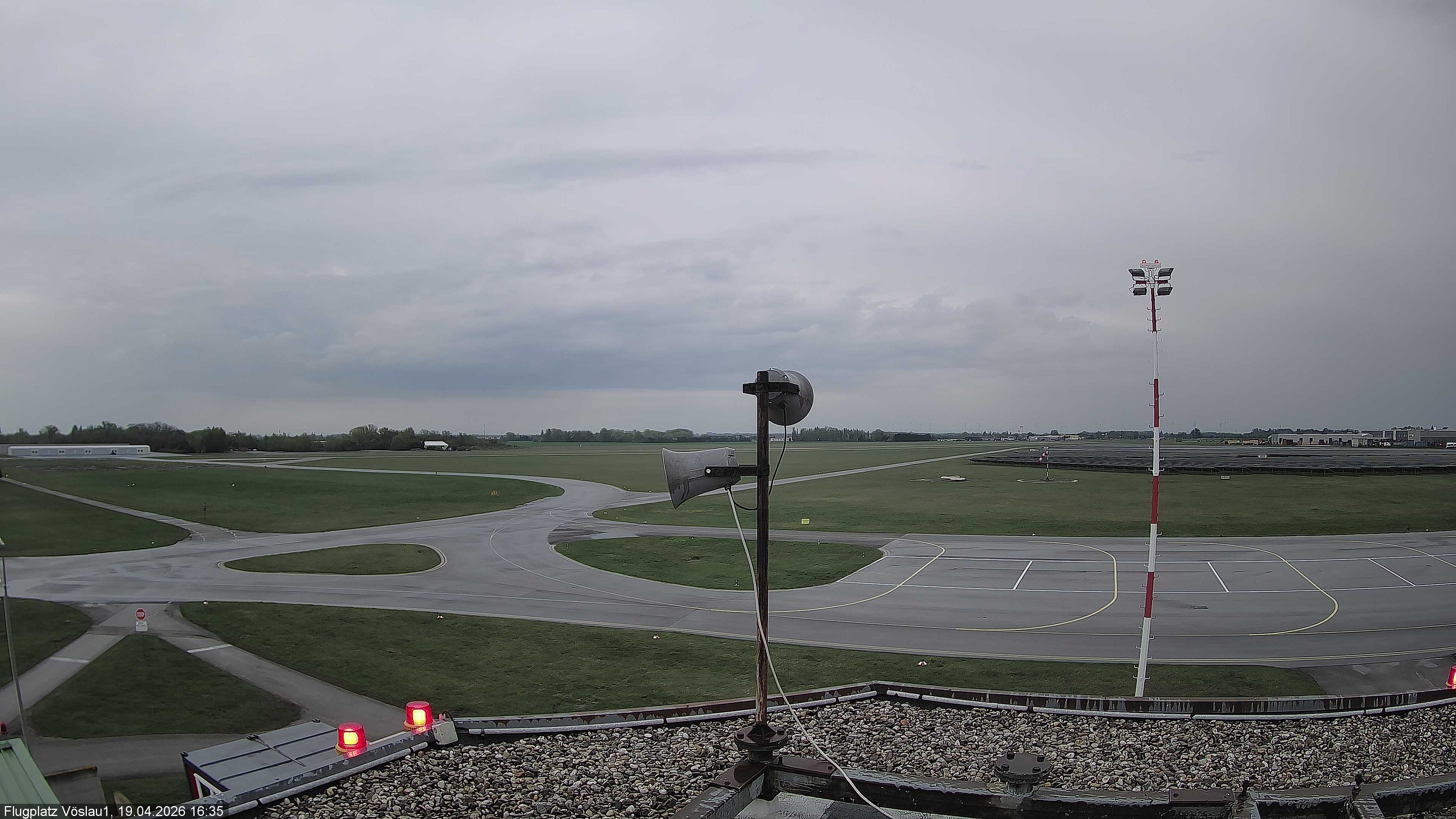 Archiv Foto Webcam Blick auf Flugplatz Bad Vöslau-Kottingbrunn