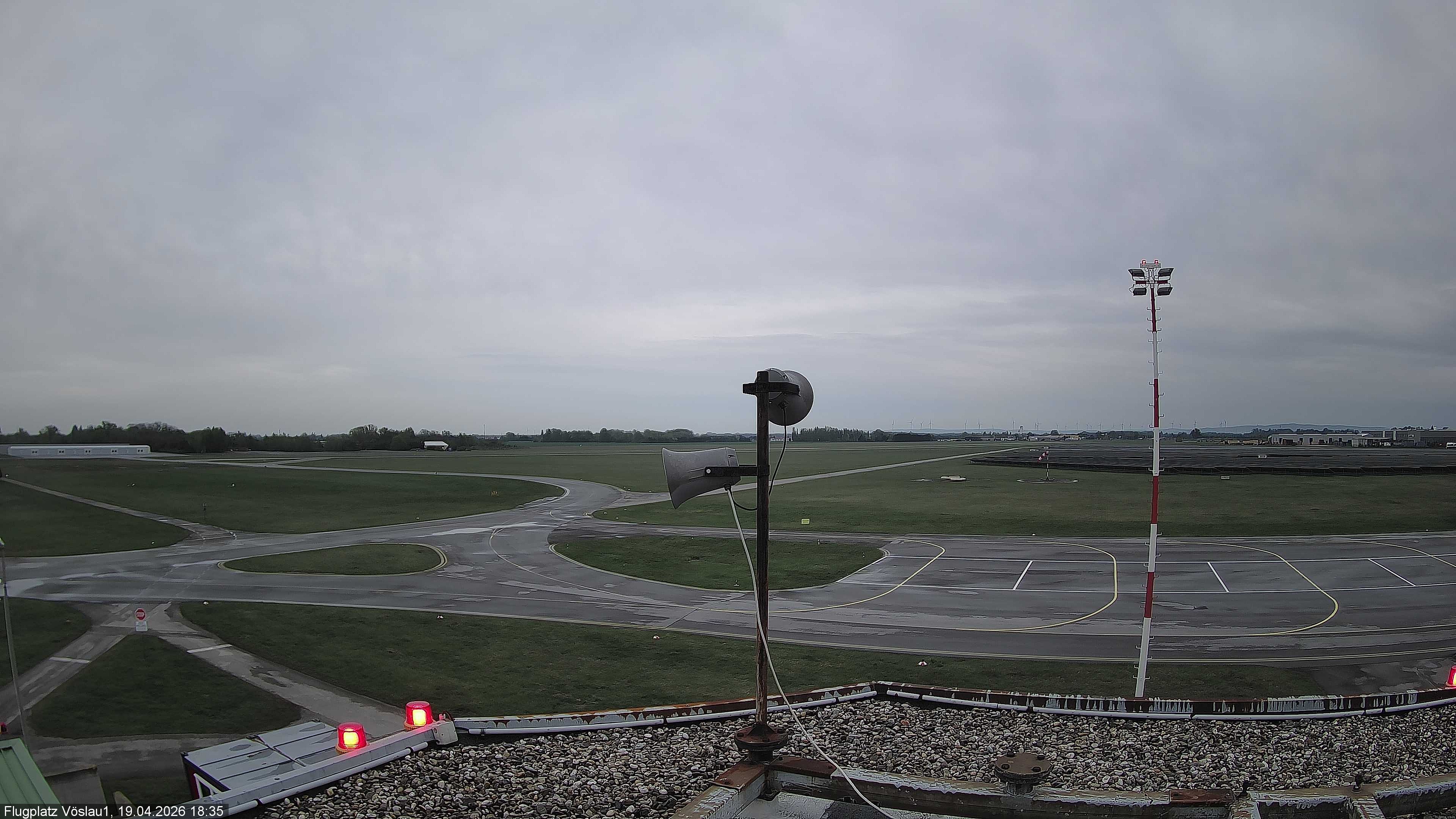 Archiv Foto Webcam Blick auf Flugplatz Bad Vöslau-Kottingbrunn