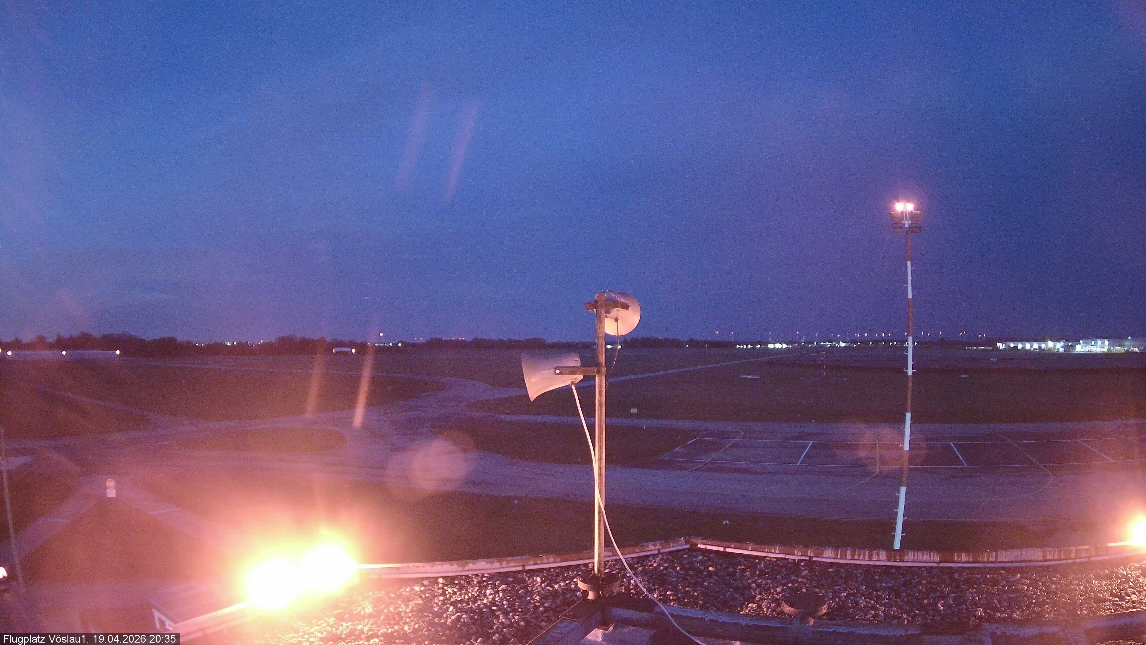Archiv Foto Webcam Blick auf Flugplatz Bad Vöslau-Kottingbrunn