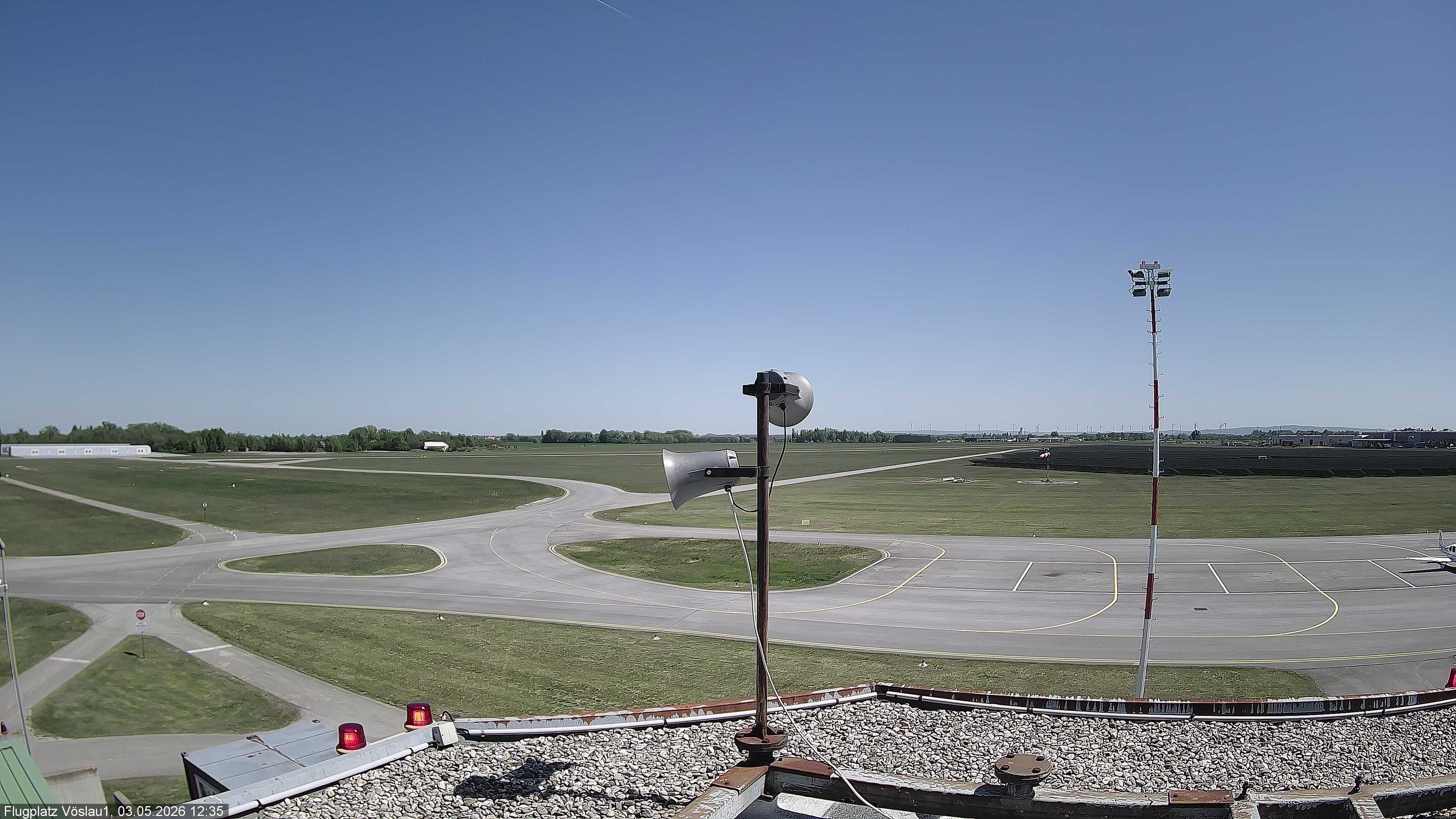 Archiv Foto Webcam Blick auf Flugplatz Bad Vöslau-Kottingbrunn