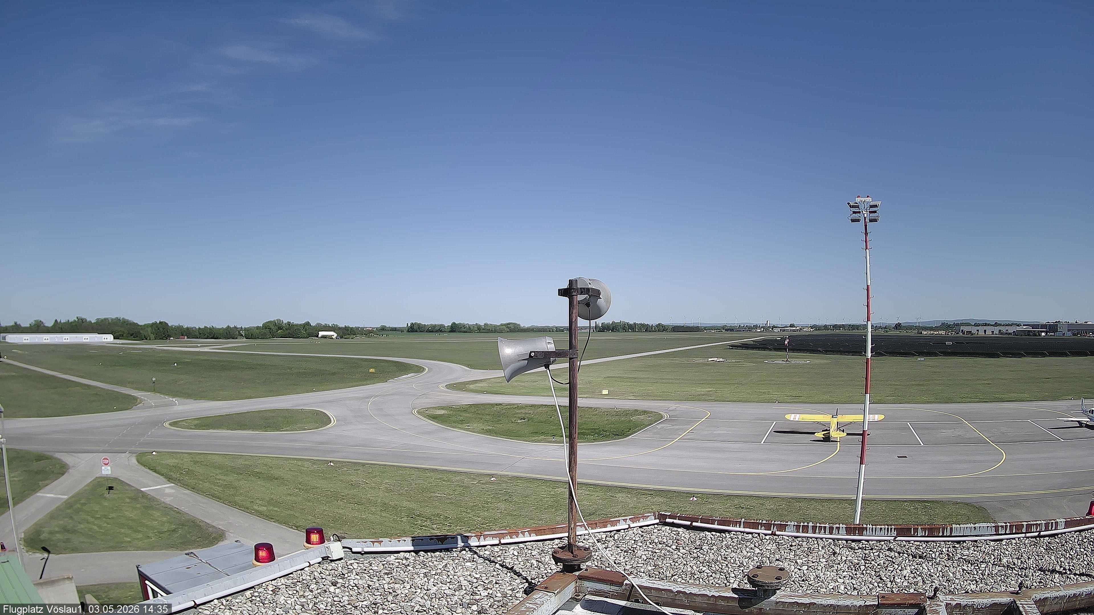 Archiv Foto Webcam Blick auf Flugplatz Bad Vöslau-Kottingbrunn