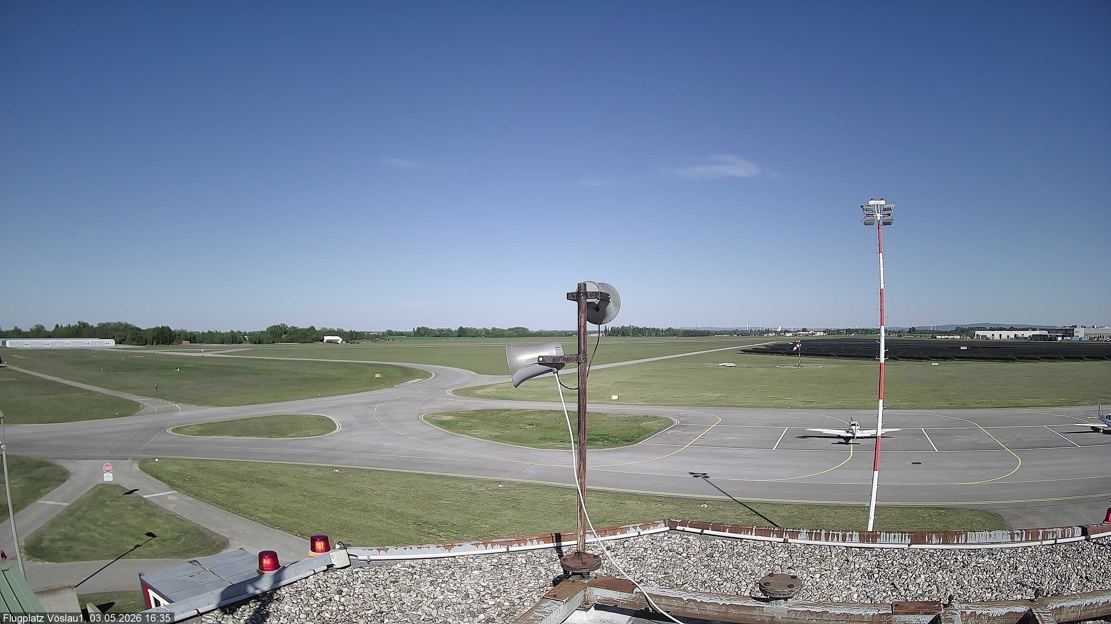 Archiv Foto Webcam Blick auf Flugplatz Bad Vöslau-Kottingbrunn