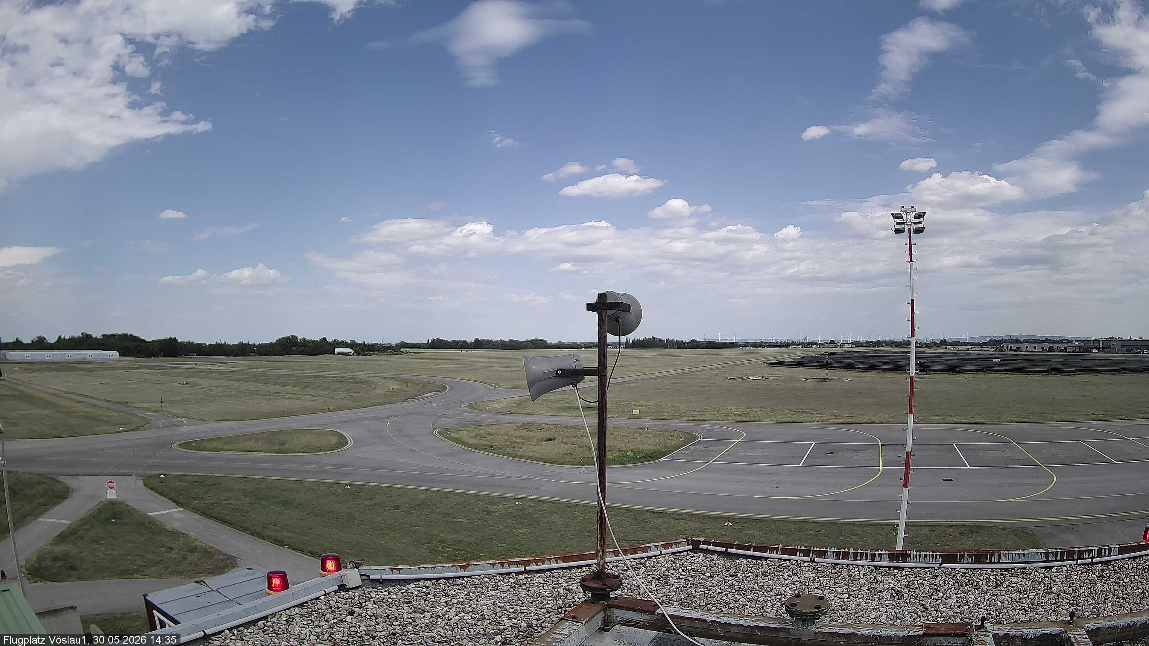 Archiv Foto Webcam Blick auf Flugplatz Bad Vöslau-Kottingbrunn