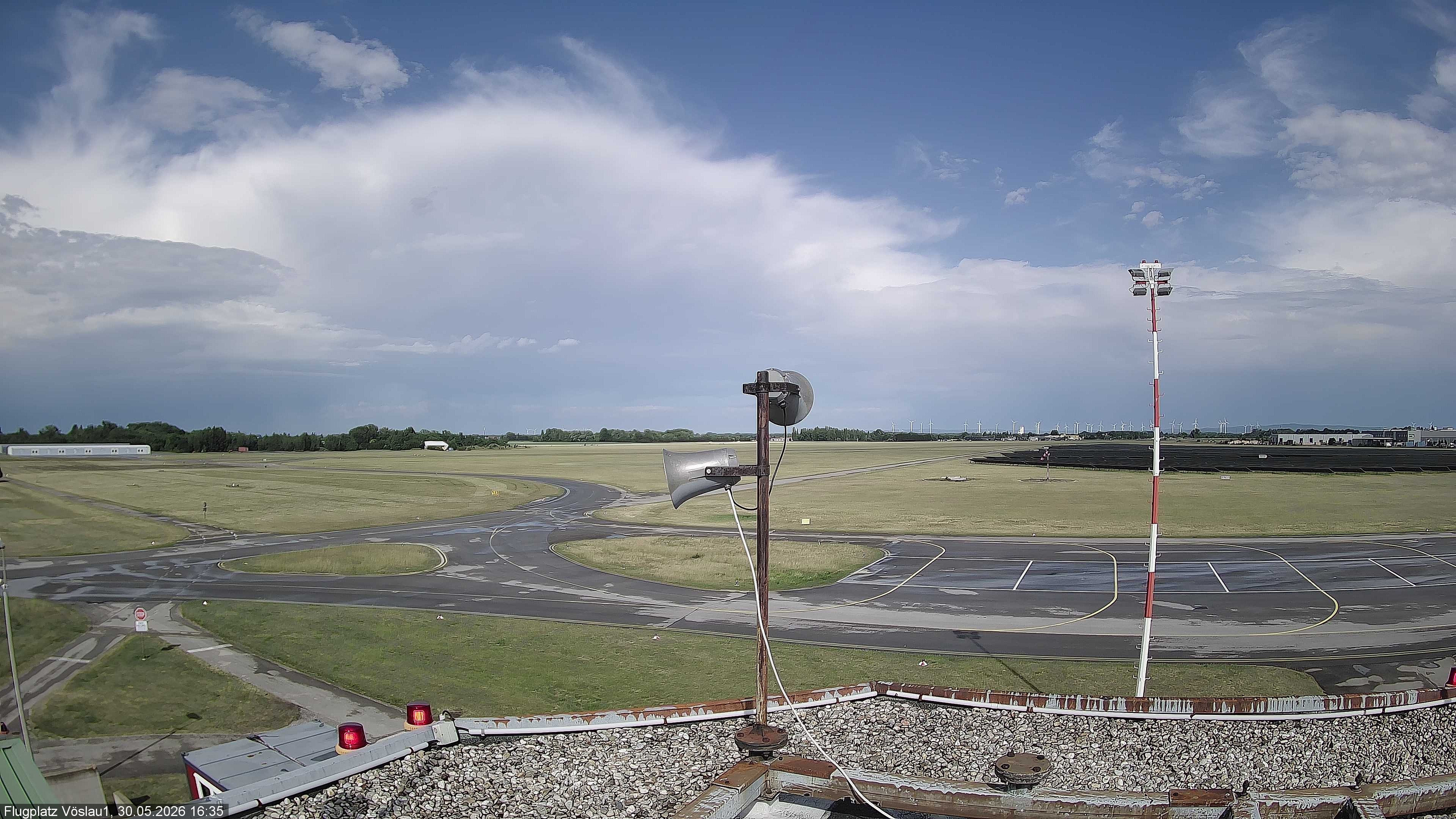 Archiv Foto Webcam Blick auf Flugplatz Bad Vöslau-Kottingbrunn