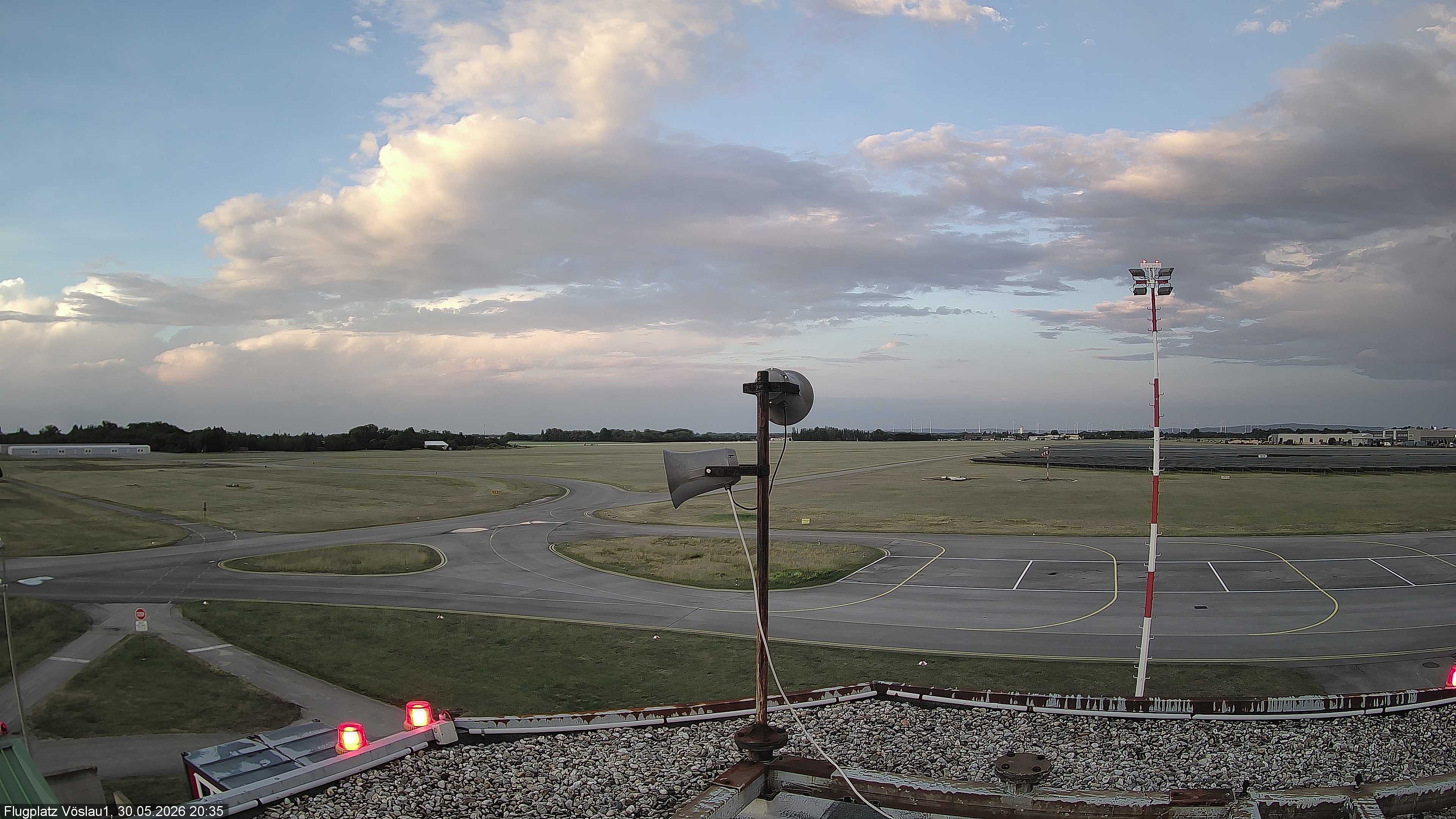 Archiv Foto Webcam Blick auf Flugplatz Bad Vöslau-Kottingbrunn