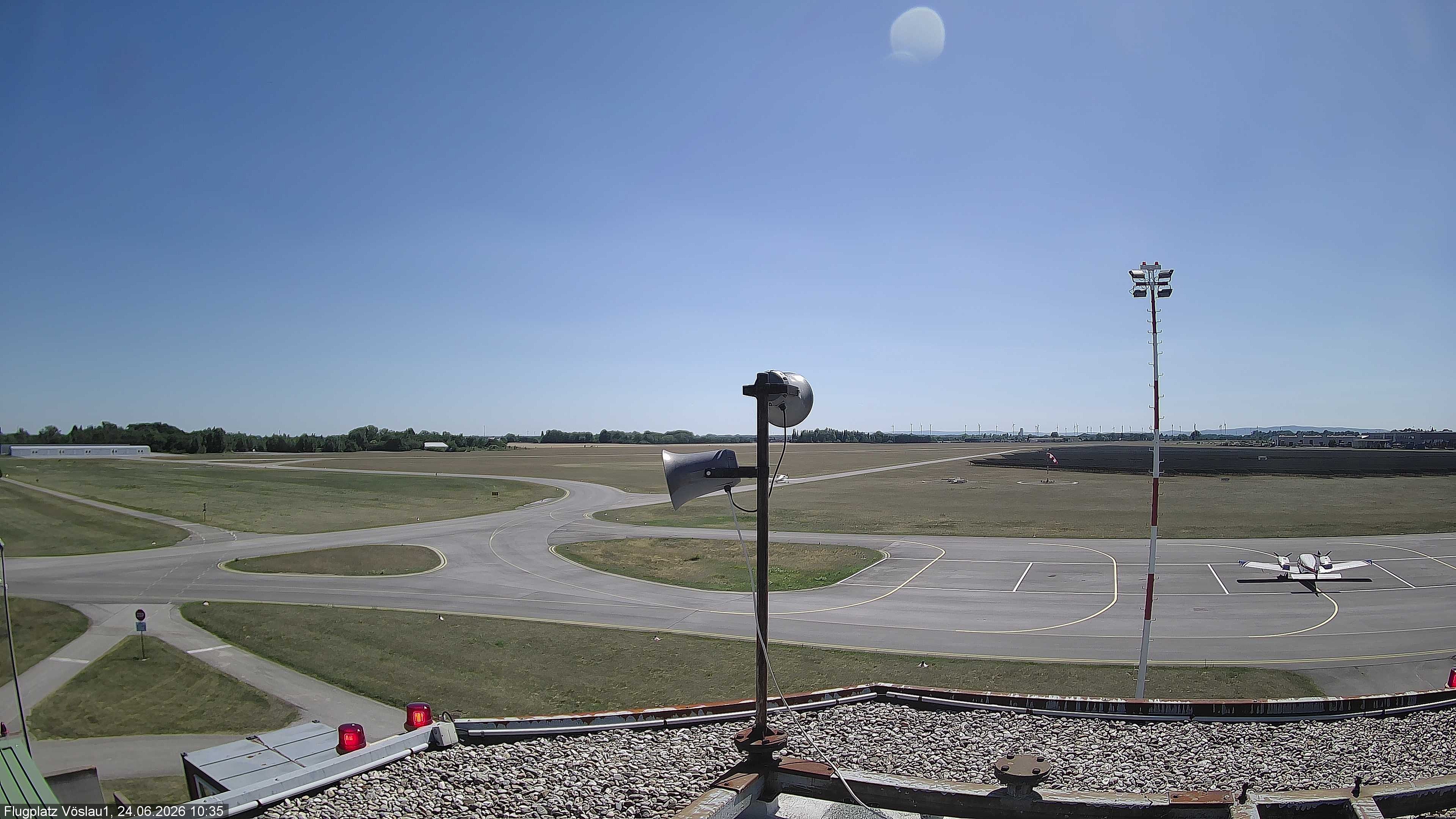 Archiv Foto Webcam Blick auf Flugplatz Bad Vöslau-Kottingbrunn