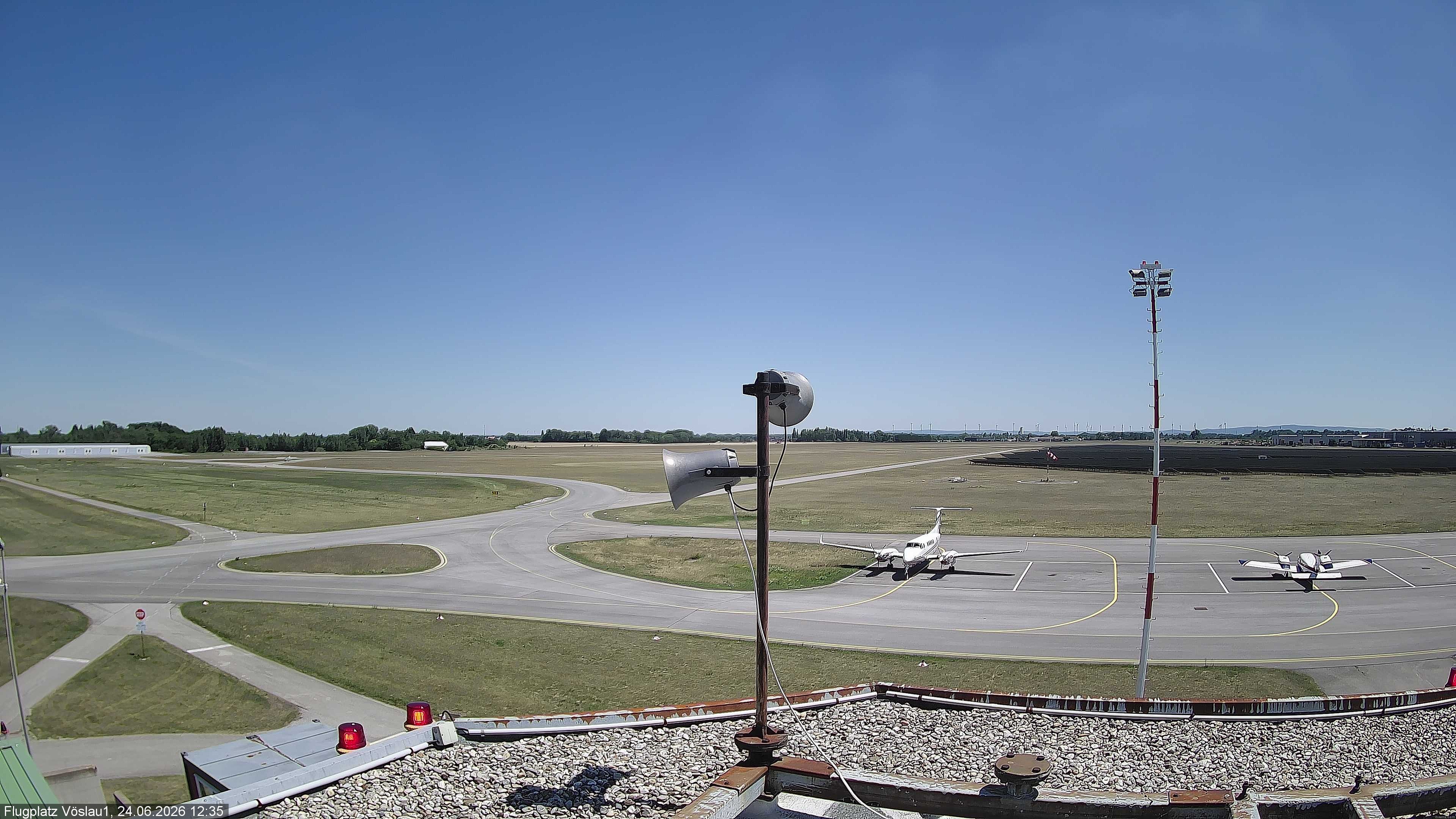 Archiv Foto Webcam Blick auf Flugplatz Bad Vöslau-Kottingbrunn