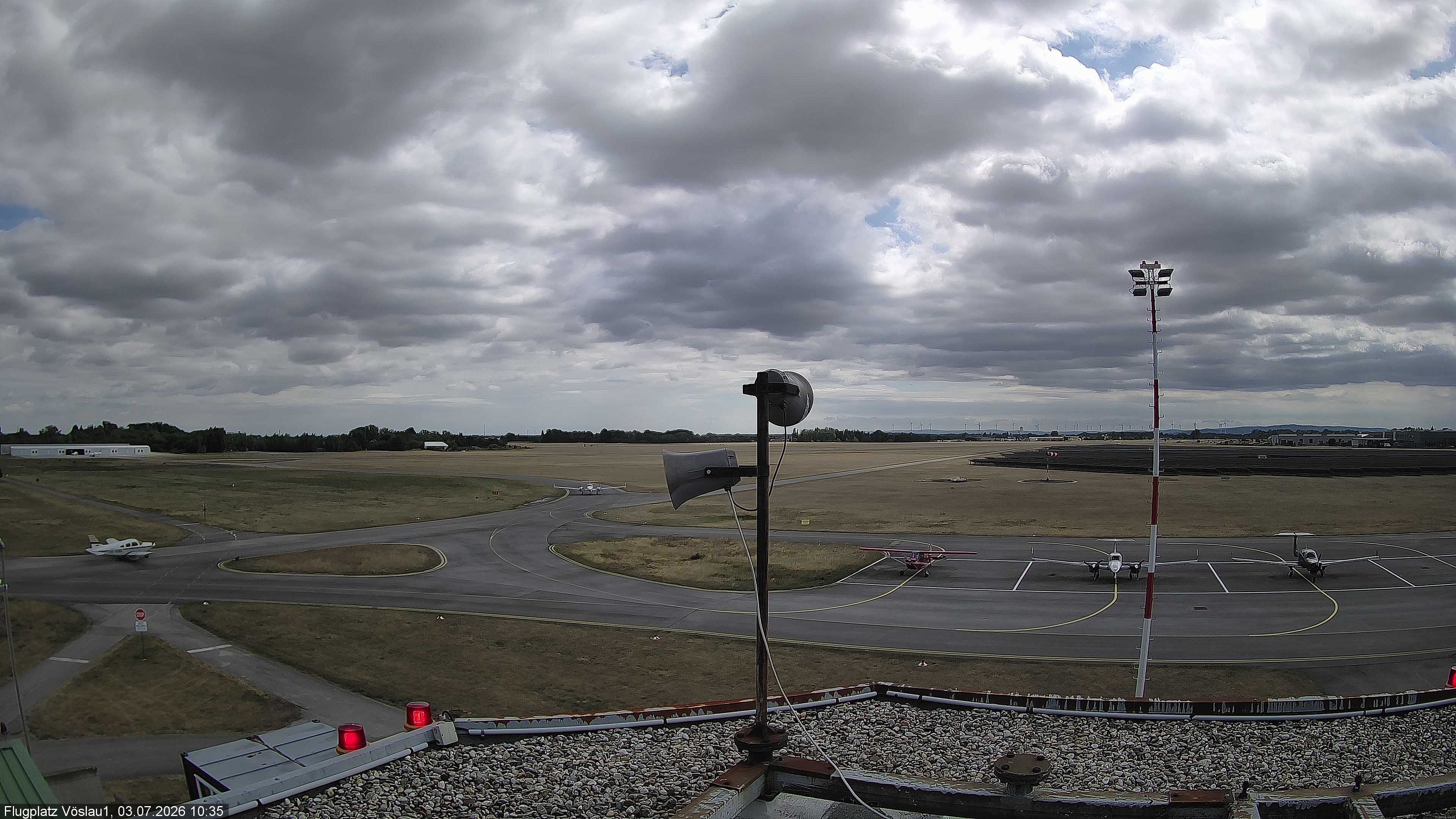 Archiv Foto Webcam Blick auf Flugplatz Bad Vöslau-Kottingbrunn