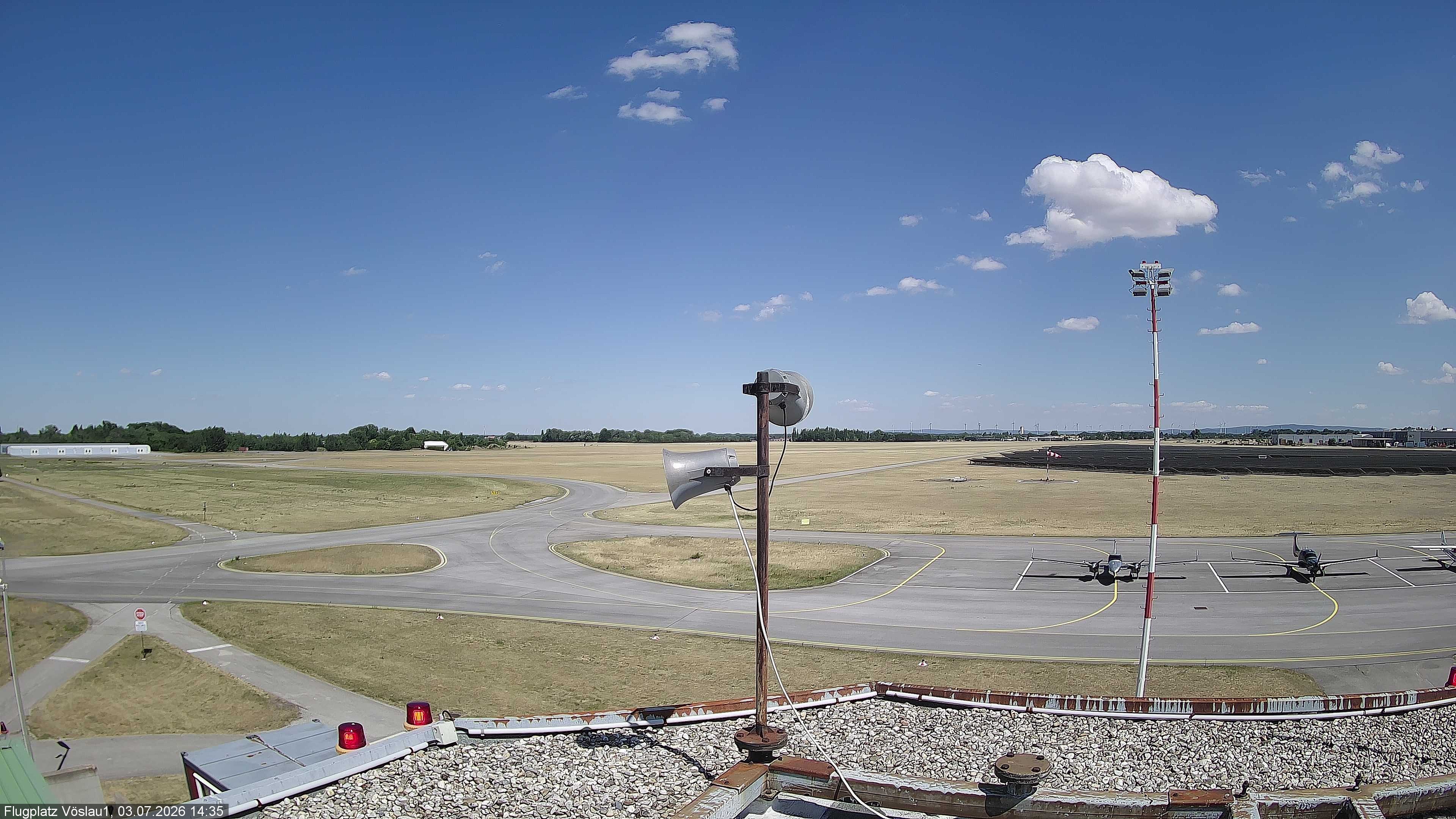 Archiv Foto Webcam Blick auf Flugplatz Bad Vöslau-Kottingbrunn