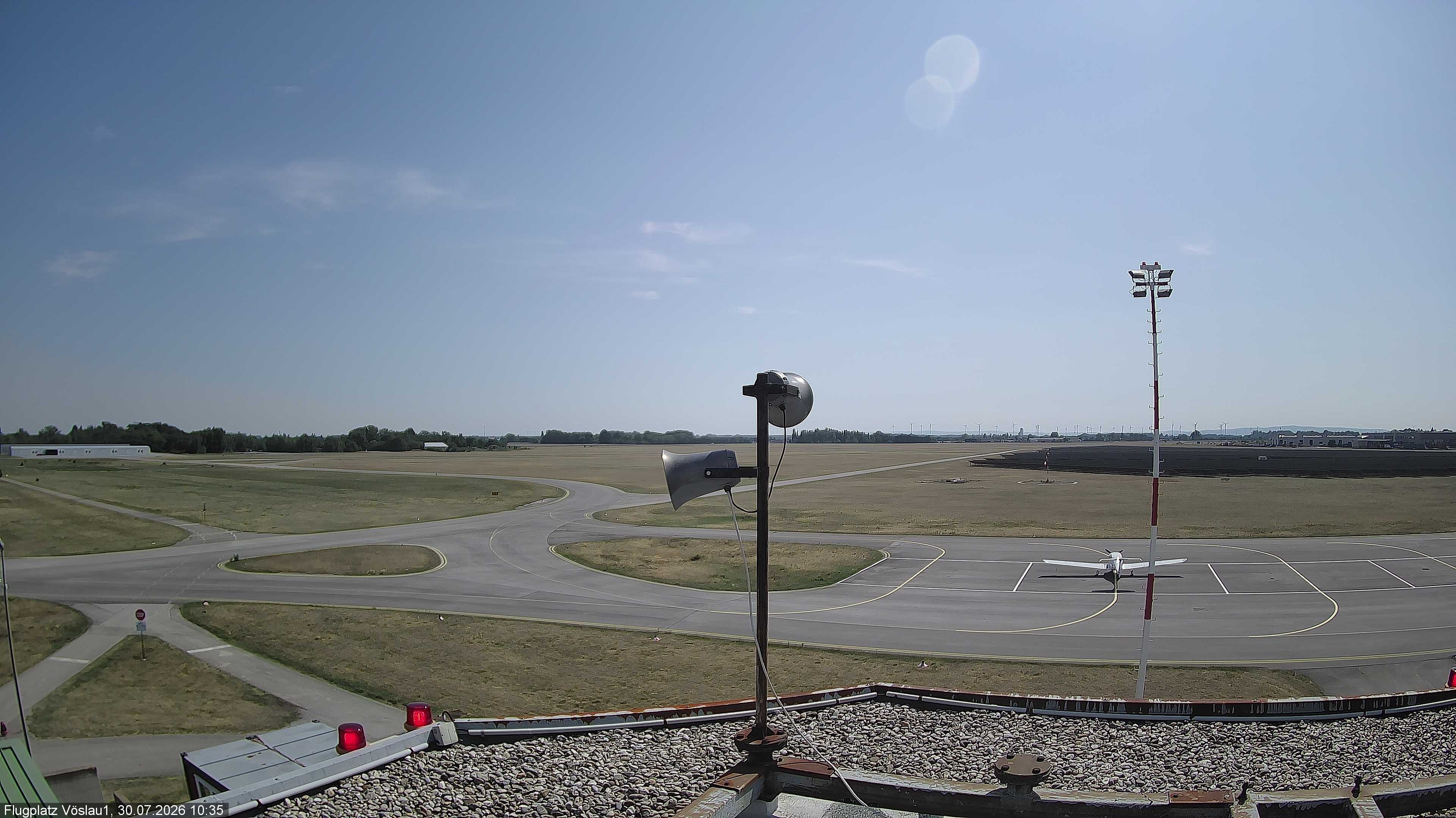 Archiv Foto Webcam Blick auf Flugplatz Bad Vöslau-Kottingbrunn